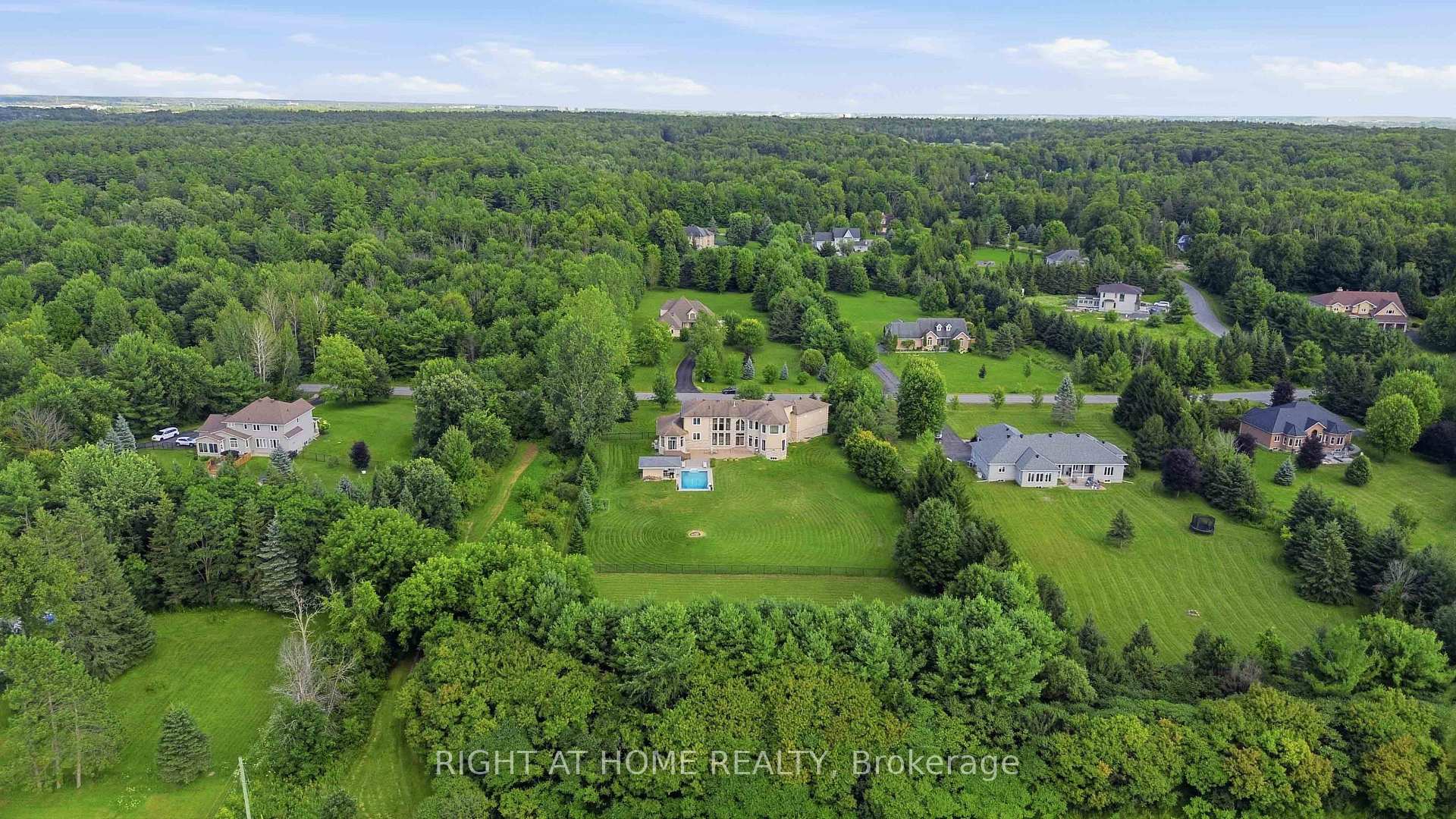 Photo 3 of 1607 Landel Drive, Ottawa, Kanata - Rural Kanata (Central) — HOMEH