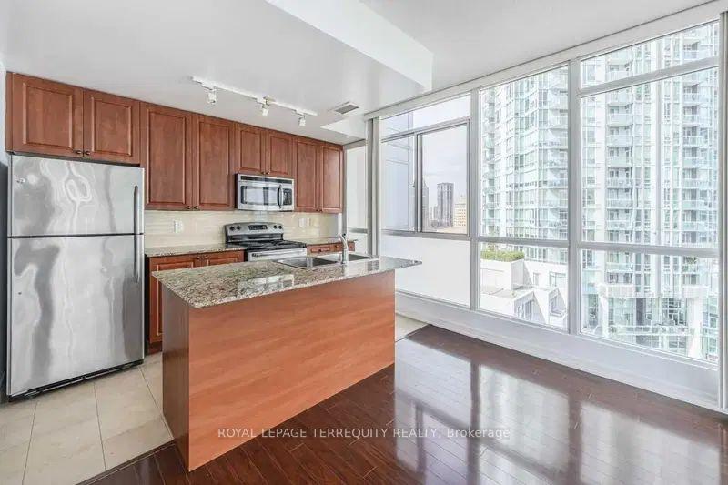 Photo 2 of Unit 1505, 225 Webb Drive, Mississauga, City Centre — HOMEH