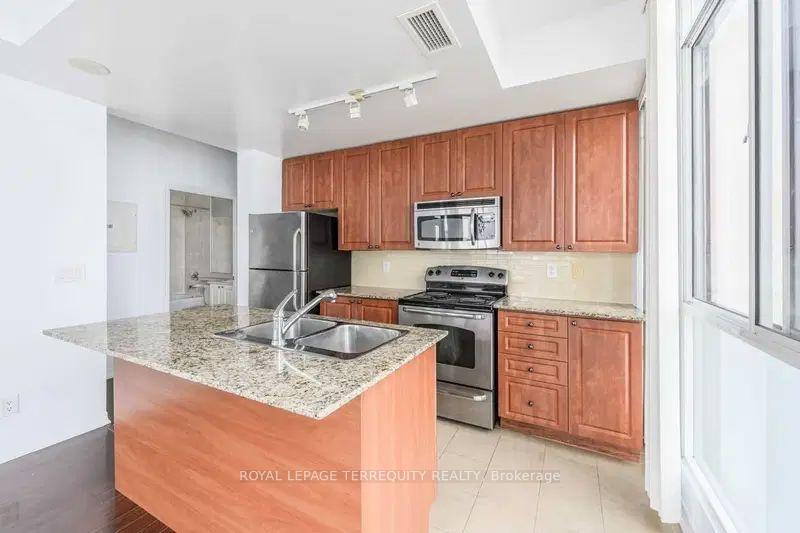 Photo 4 of Unit 1505, 225 Webb Drive, Mississauga, City Centre — HOMEH