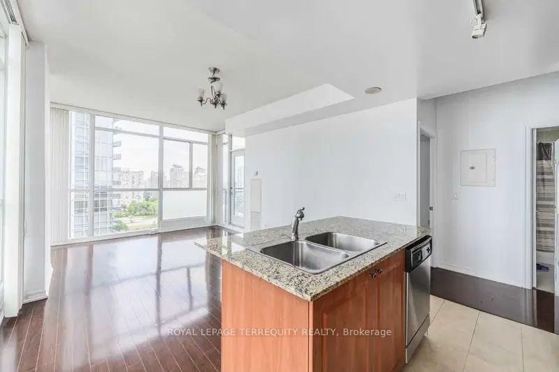 Photo 6 of Unit 1505, 225 Webb Drive, Mississauga, City Centre — HOMEH