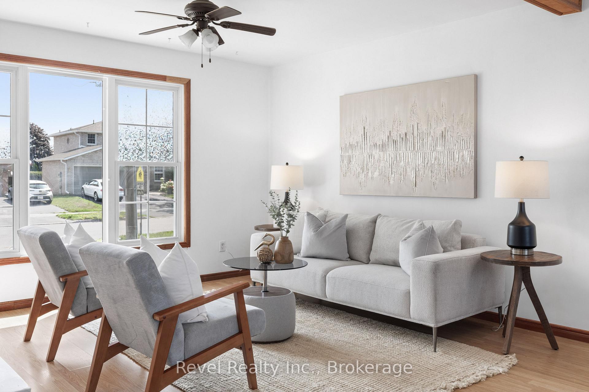 Photo 5 of 142 Sanderling Crescent, Kawartha Lakes, Lindsay — HOMEH