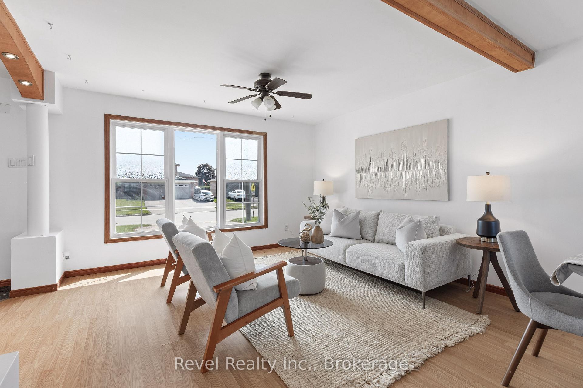 Photo 7 of 142 Sanderling Crescent, Kawartha Lakes, Lindsay — HOMEH