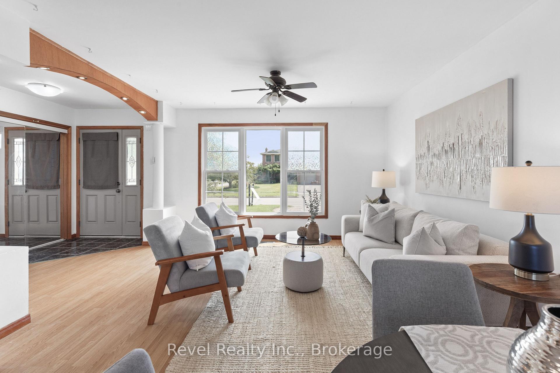 Photo 8 of 142 Sanderling Crescent, Kawartha Lakes, Lindsay — HOMEH