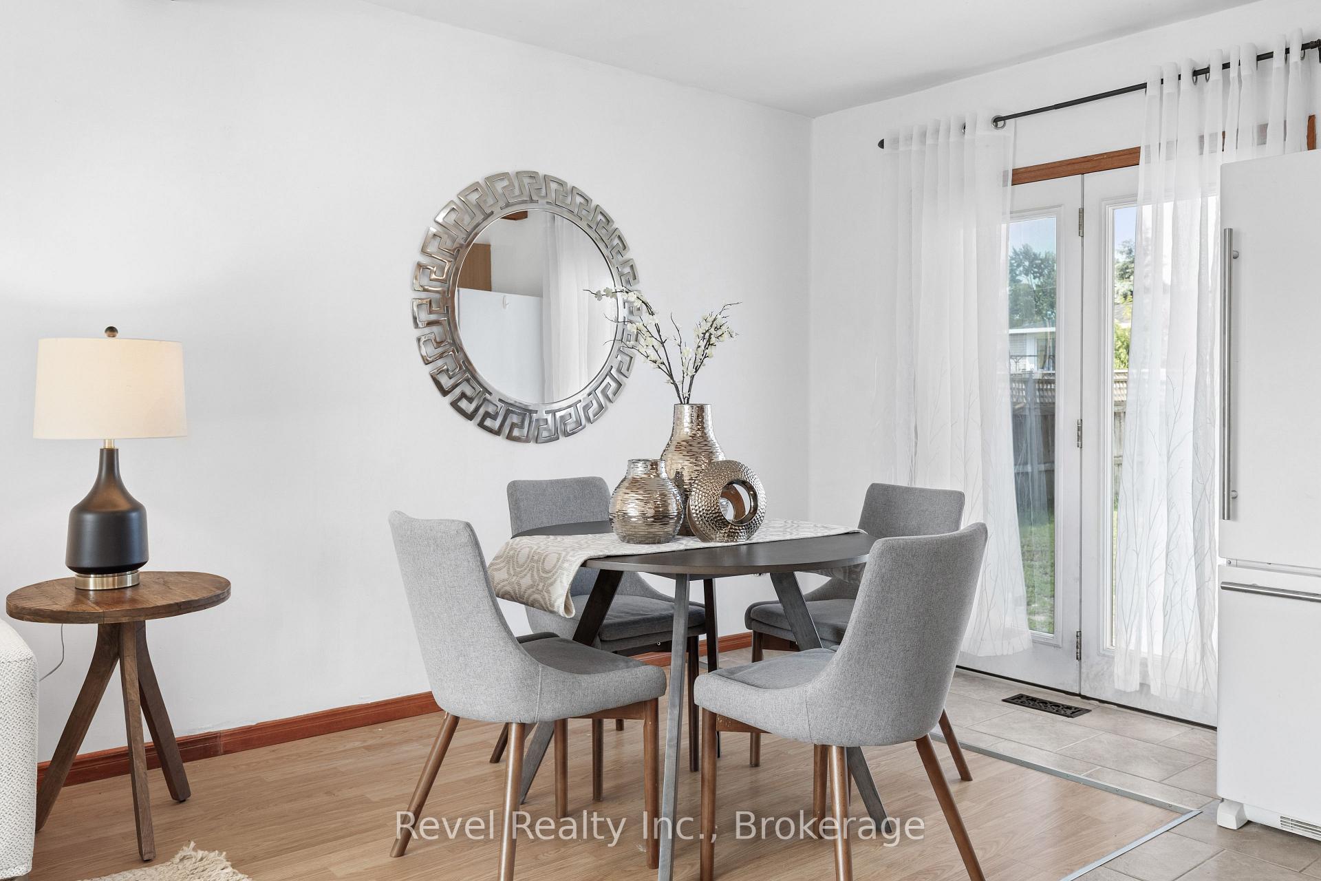 Photo 12 of 142 Sanderling Crescent, Kawartha Lakes, Lindsay — HOMEH