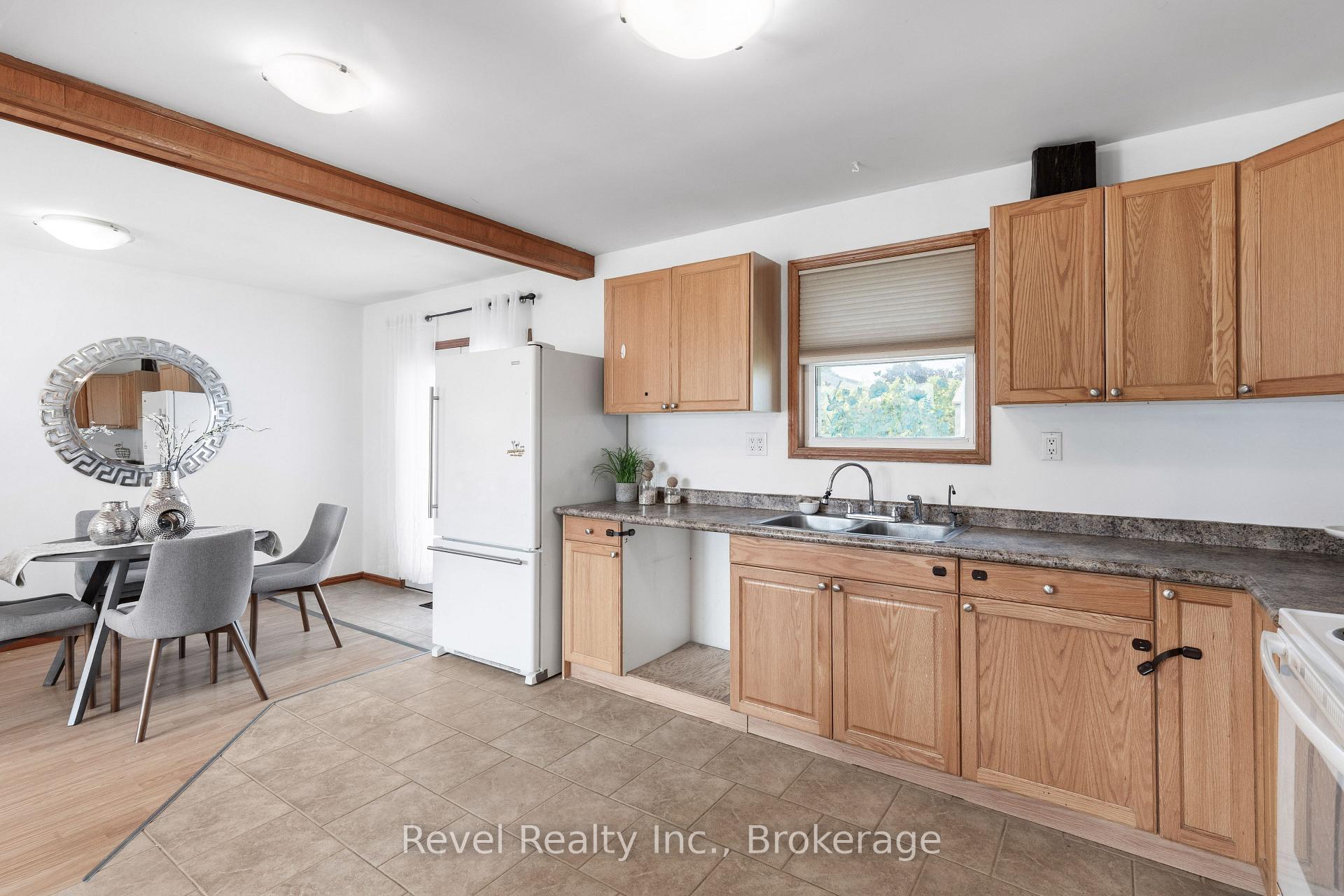 Photo 19 of 142 Sanderling Crescent, Kawartha Lakes, Lindsay — HOMEH