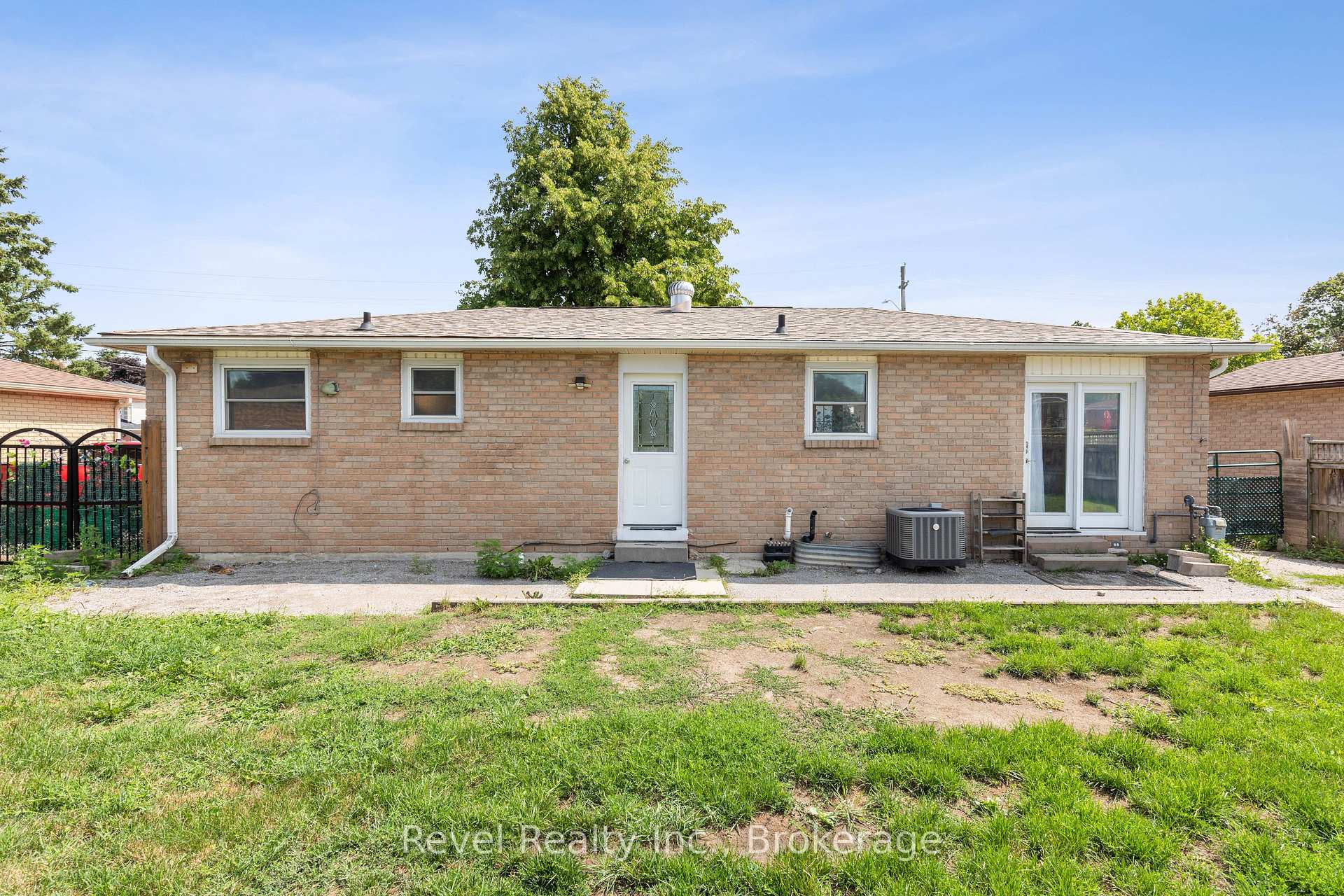 Photo 43 of 142 Sanderling Crescent, Kawartha Lakes, Lindsay — HOMEH