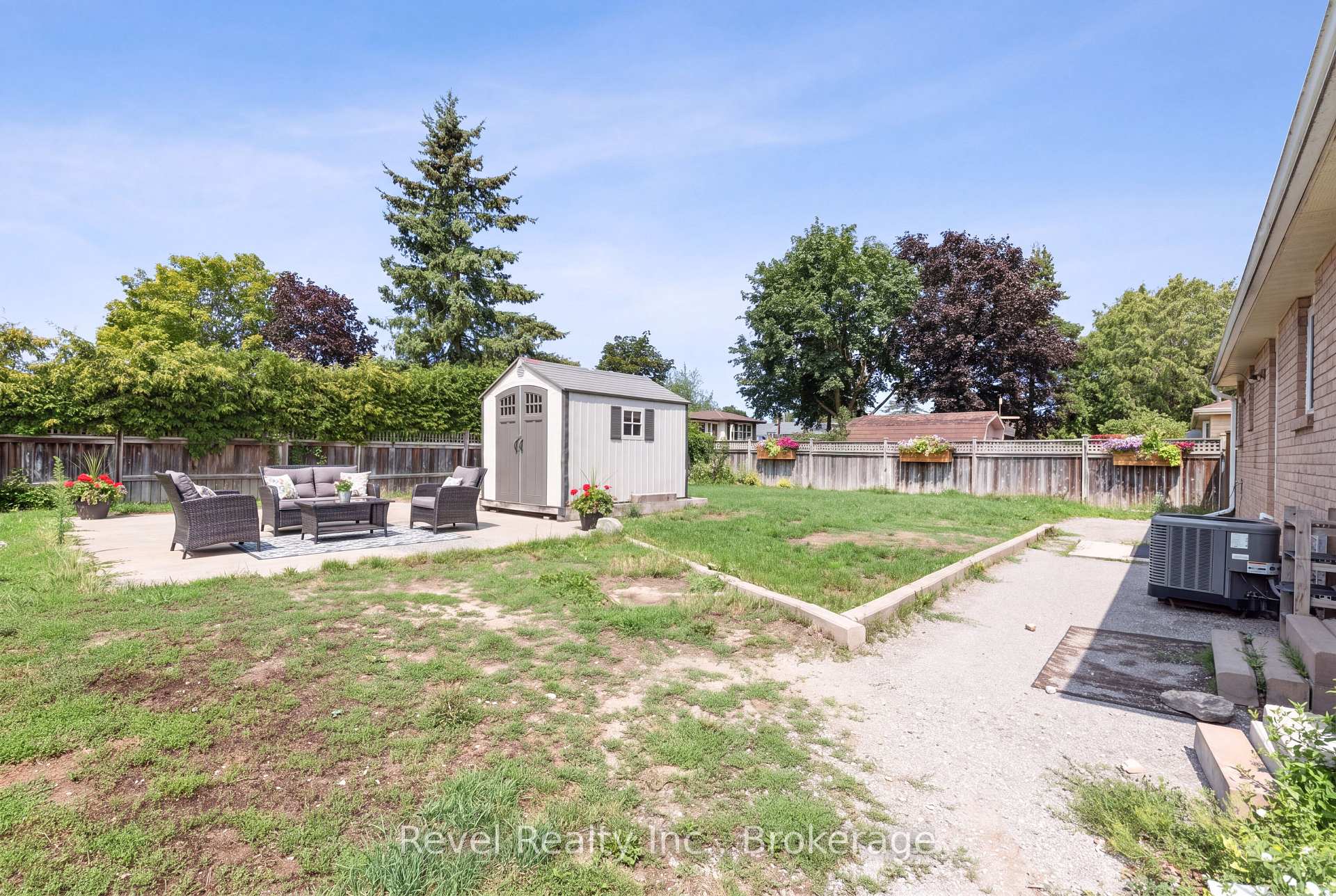 Photo 44 of 142 Sanderling Crescent, Kawartha Lakes, Lindsay — HOMEH