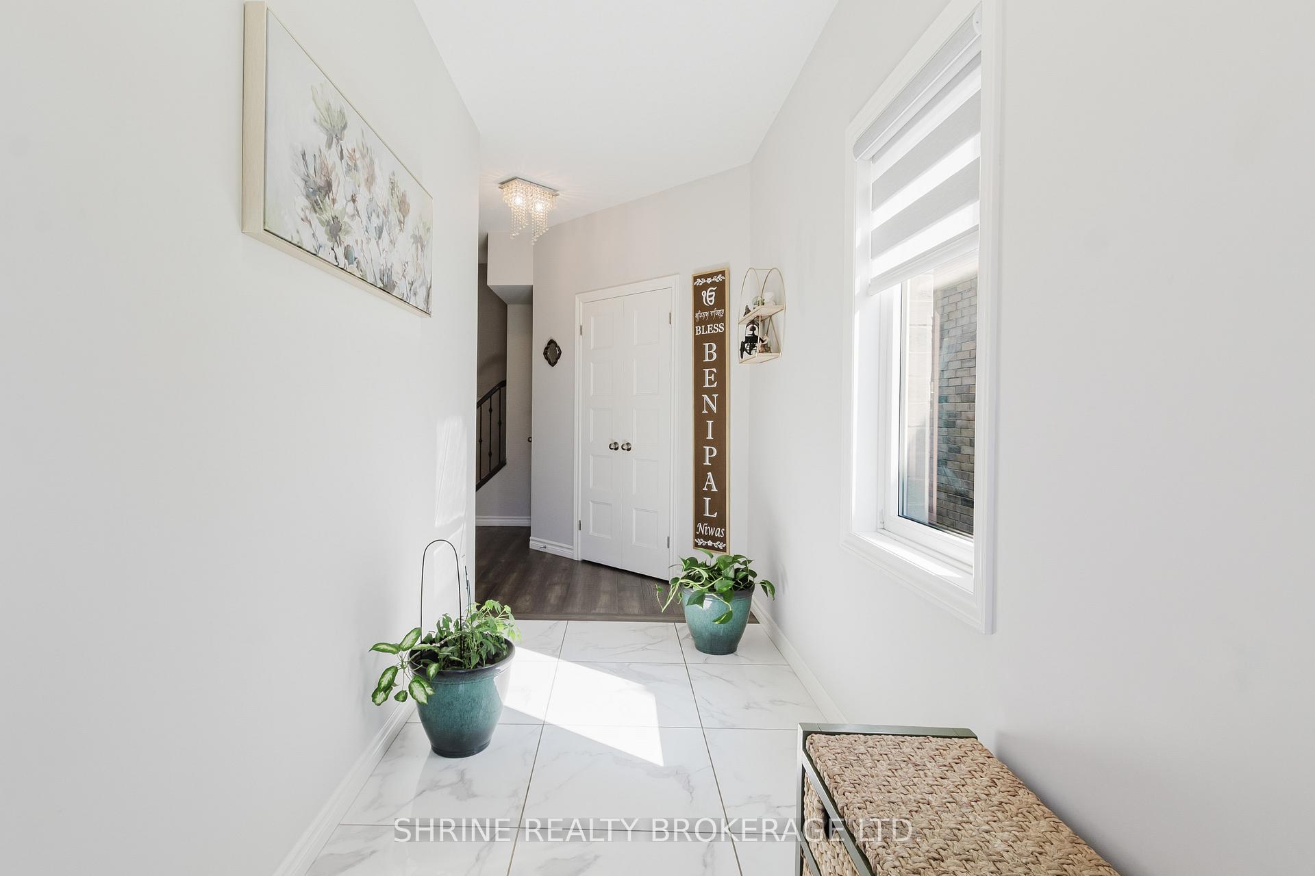 Photo 2 of 4369 Lismer Lane, London, South W — HOMEH