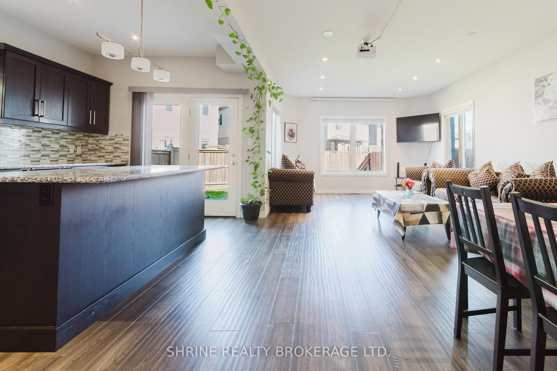 Photo 7 of 4369 Lismer Lane, London, South W — HOMEH