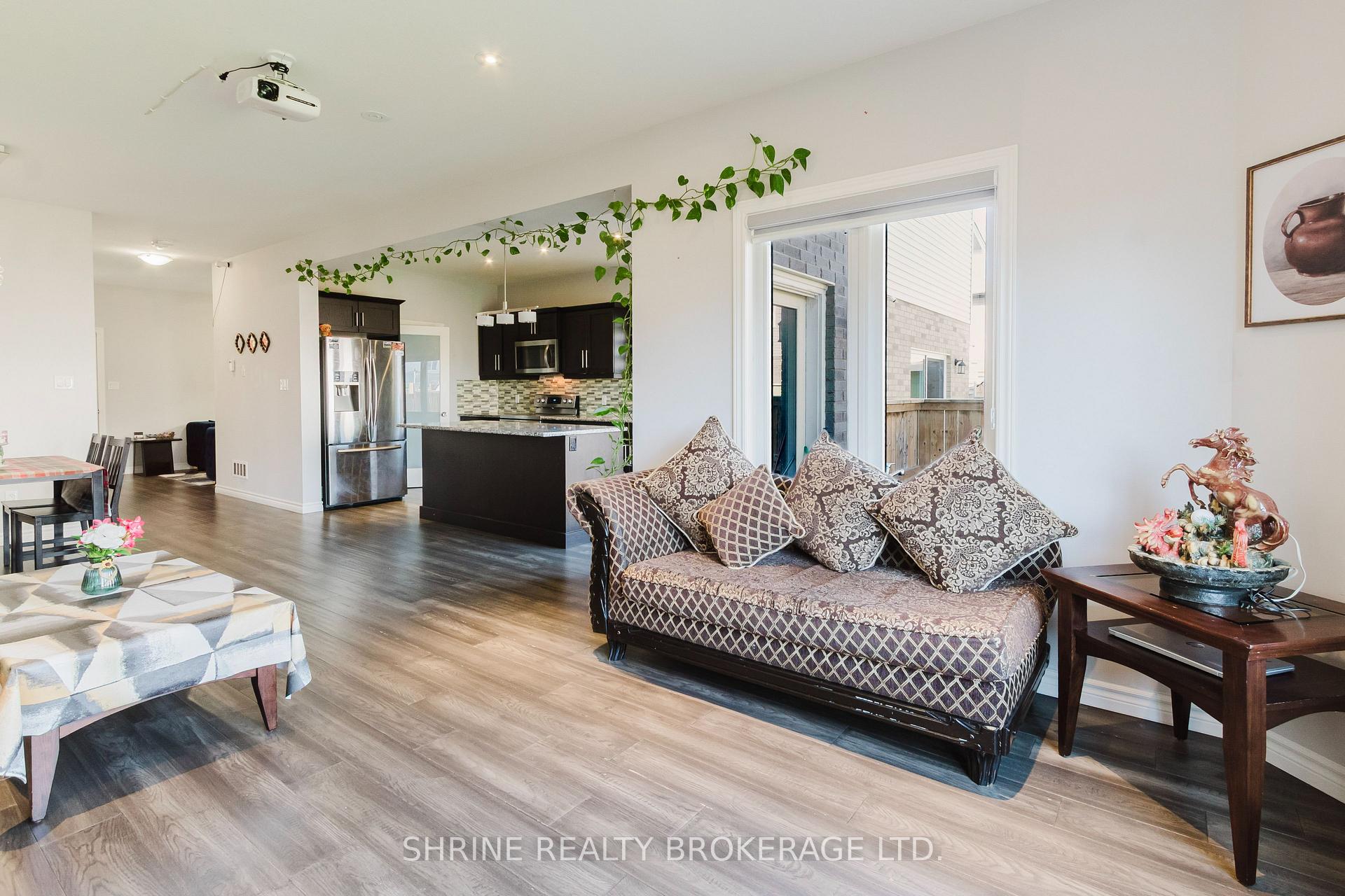 Photo 14 of 4369 Lismer Lane, London, South W — HOMEH