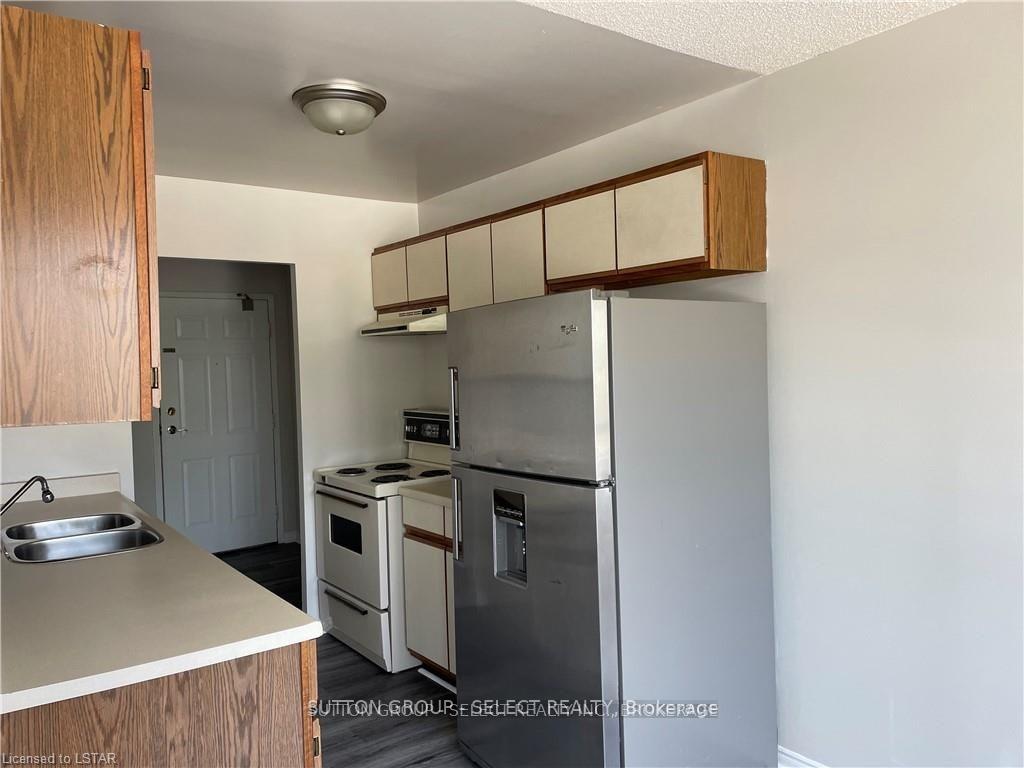 Photo 3 of Unit 4, 135 Baseline Road, London, South D — HOMEH
