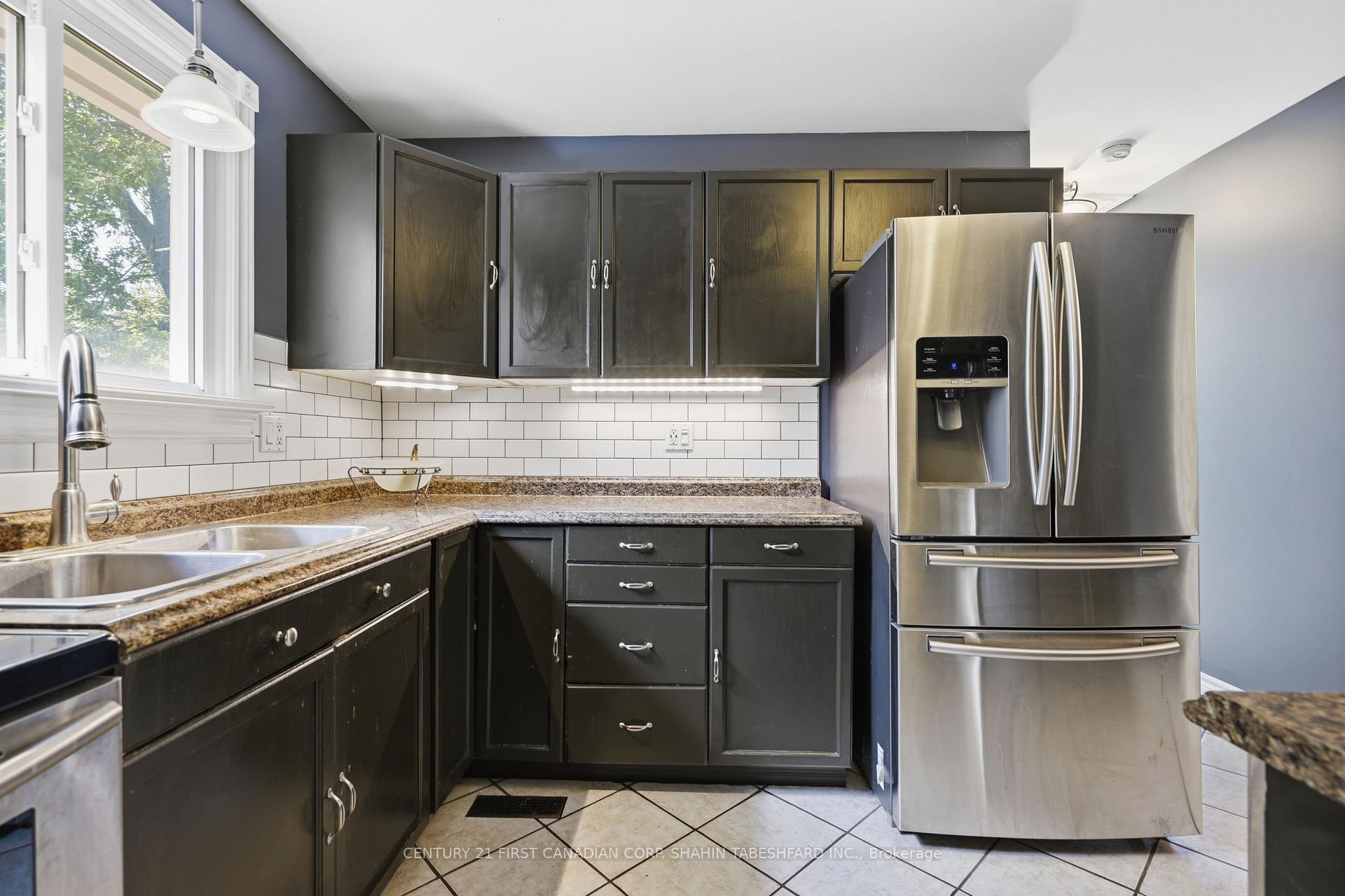 Photo 11 of 252 Ardsley Crescent, London, North I — HOMEH
