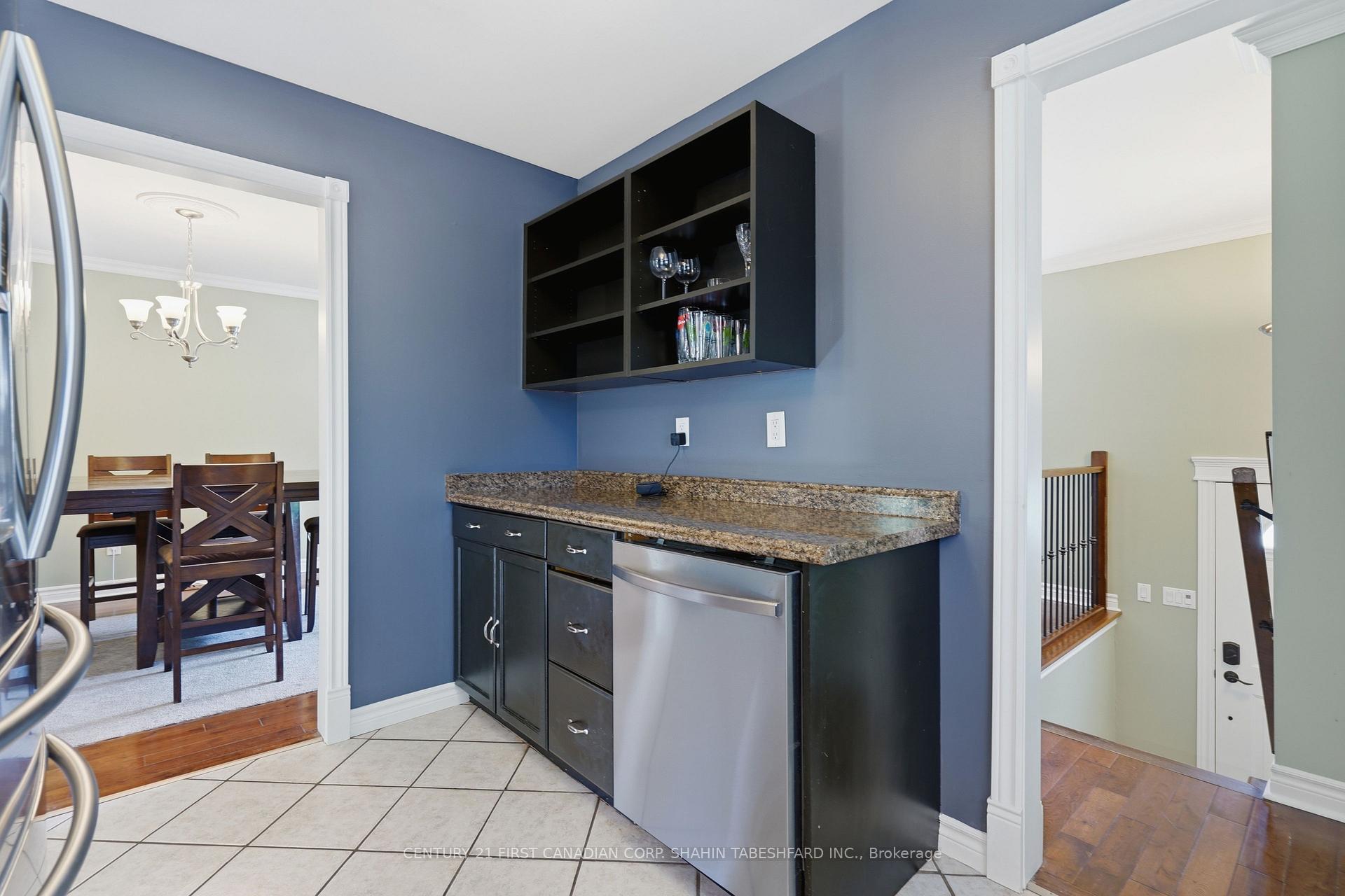 Photo 12 of 252 Ardsley Crescent, London, North I — HOMEH