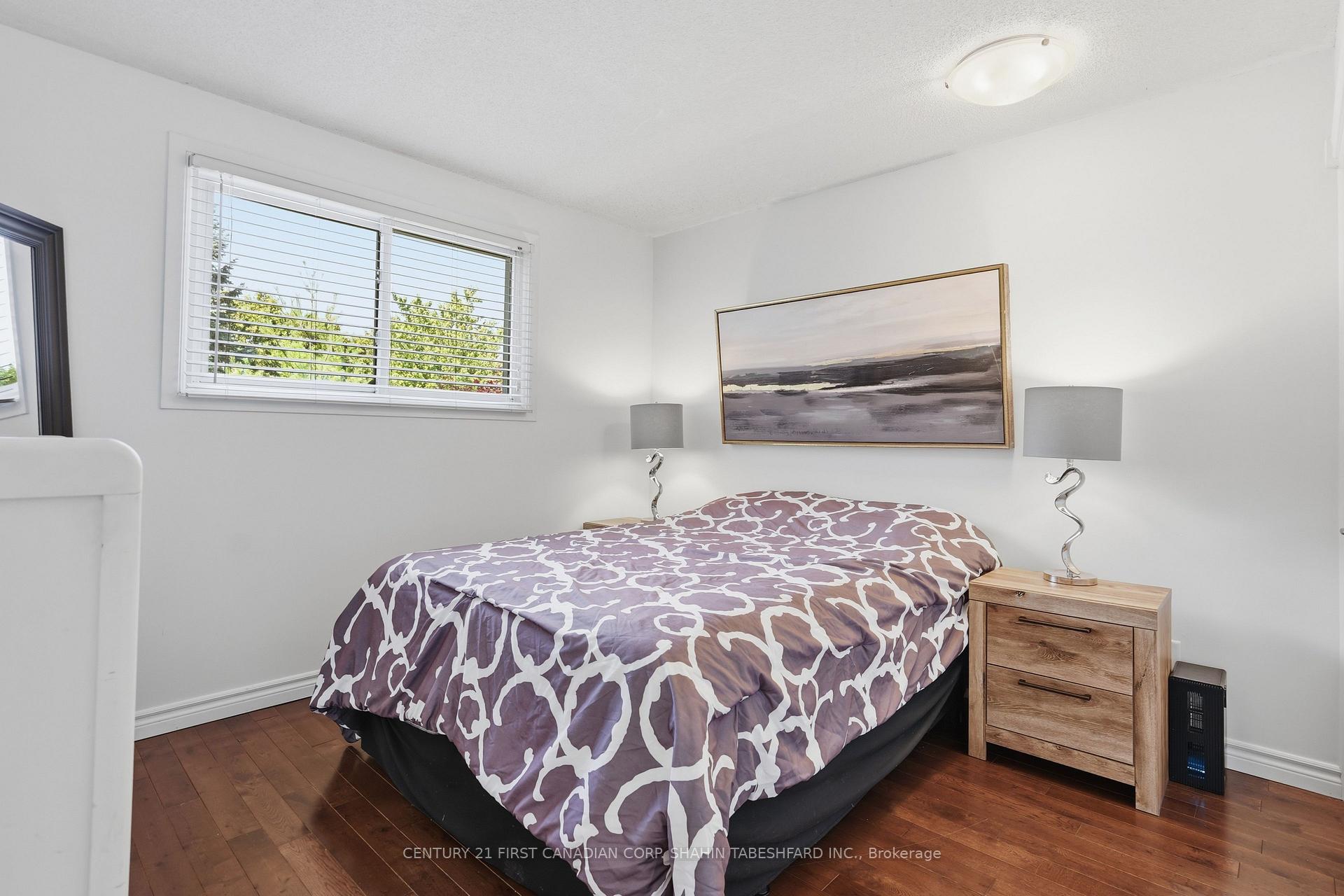 Photo 13 of 252 Ardsley Crescent, London, North I — HOMEH