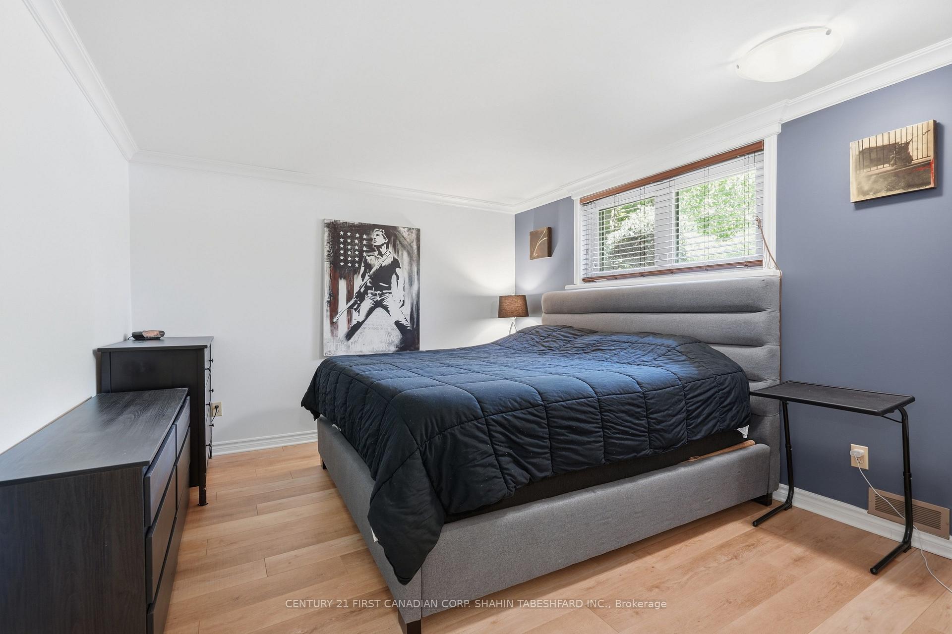 Photo 18 of 252 Ardsley Crescent, London, North I — HOMEH