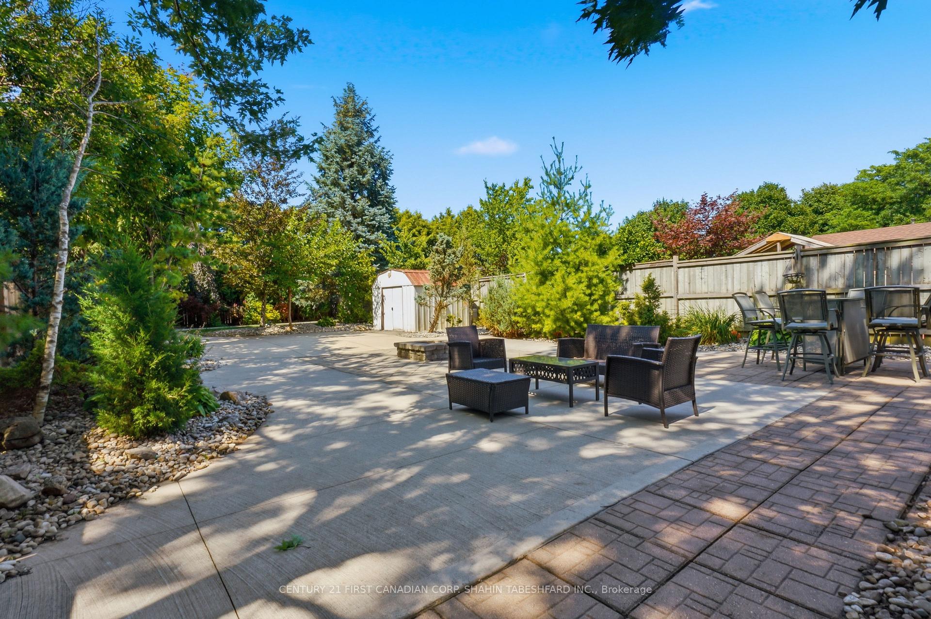 Photo 21 of 252 Ardsley Crescent, London, North I — HOMEH