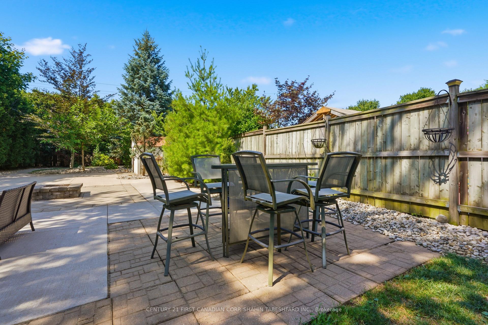 Photo 24 of 252 Ardsley Crescent, London, North I — HOMEH