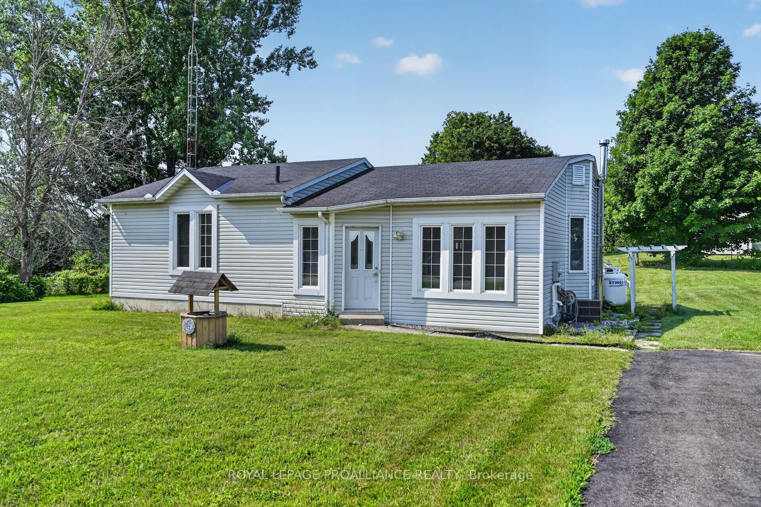 Photo 3 of 4702 Baker Drive, Augusta, Augusta Twp — HOMEH