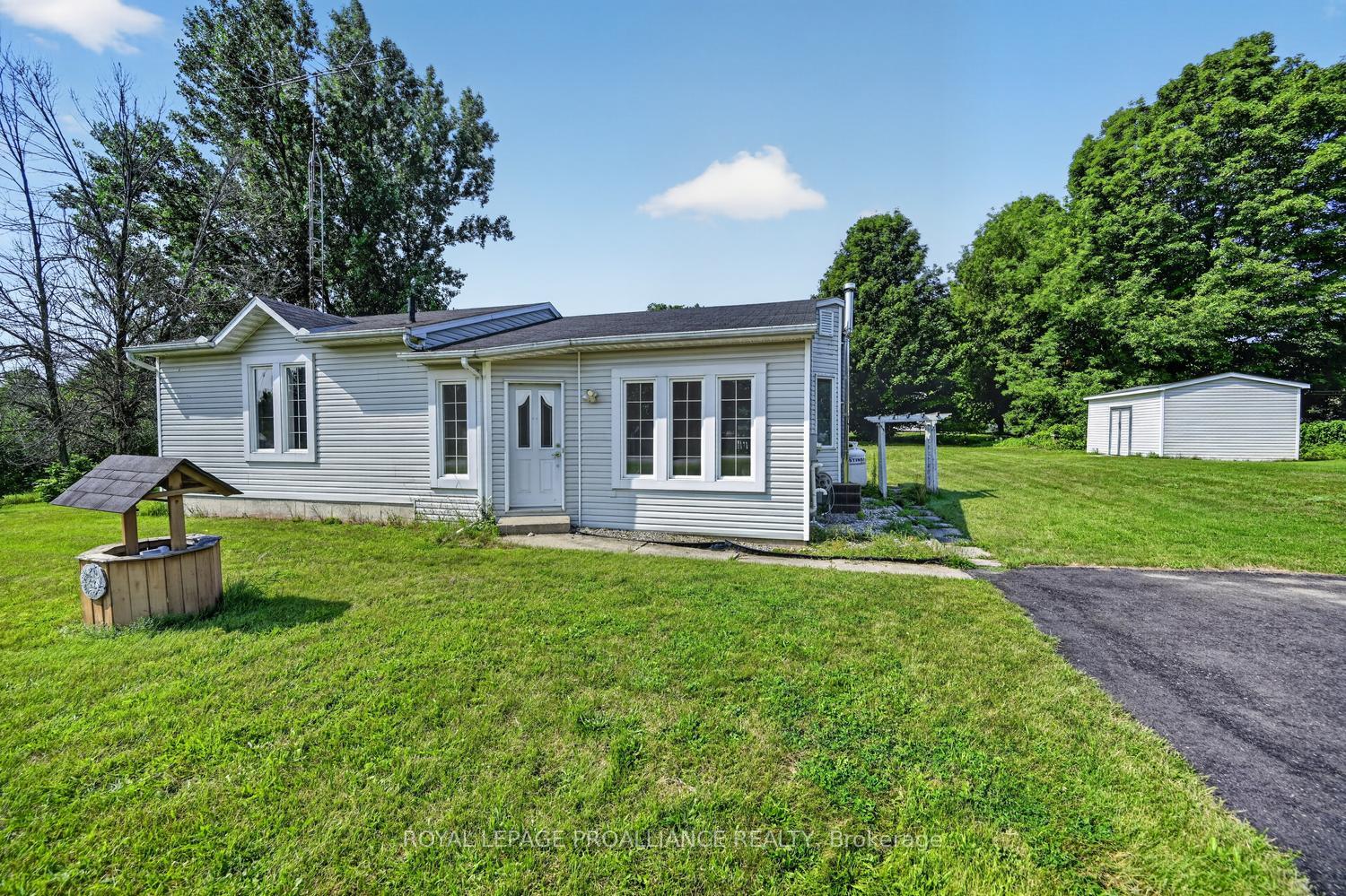 Photo 4 of 4702 Baker Drive, Augusta, Augusta Twp — HOMEH