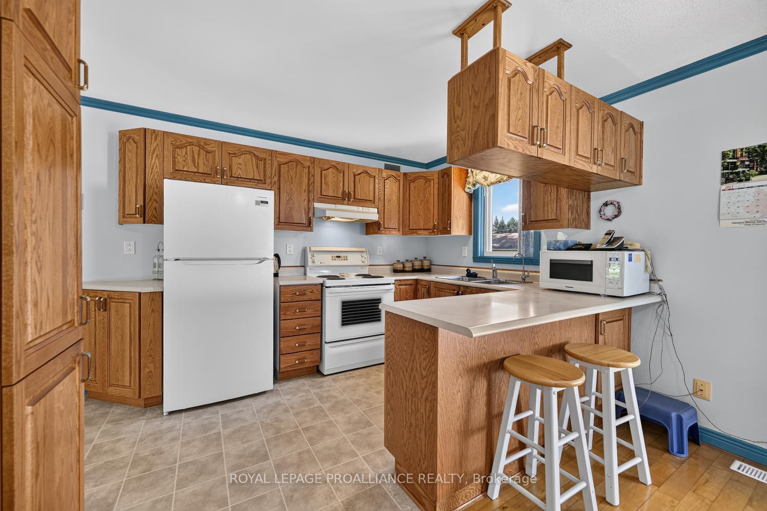 Photo 10 of 4702 Baker Drive, Augusta, Augusta Twp — HOMEH