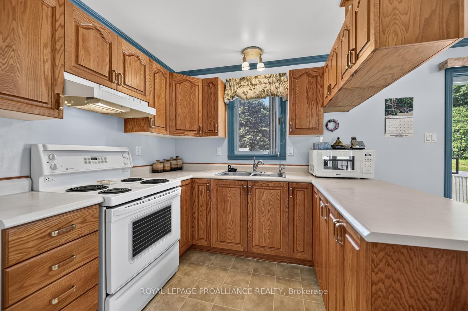 Photo 11 of 4702 Baker Drive, Augusta, Augusta Twp — HOMEH