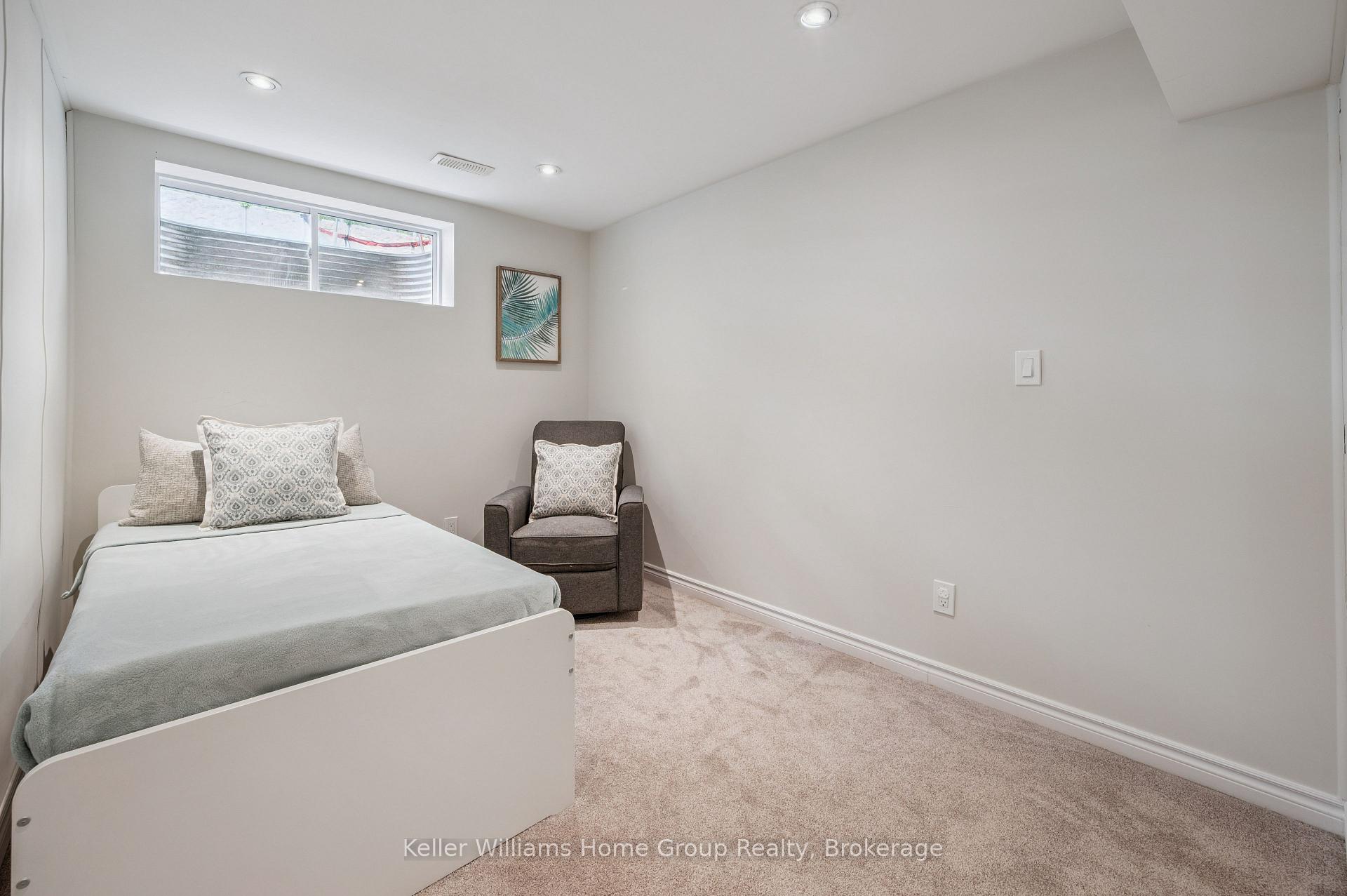 Photo 26 of Unit 12, 254 Gosling Gardens, Guelph, Clairfields/Hanlon Business Park — HOMEH