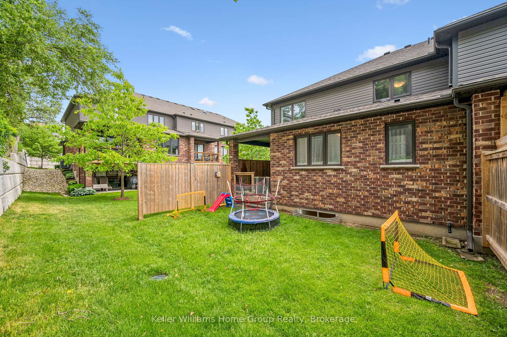 Photo 29 of Unit 12, 254 Gosling Gardens, Guelph, Clairfields/Hanlon Business Park — HOMEH