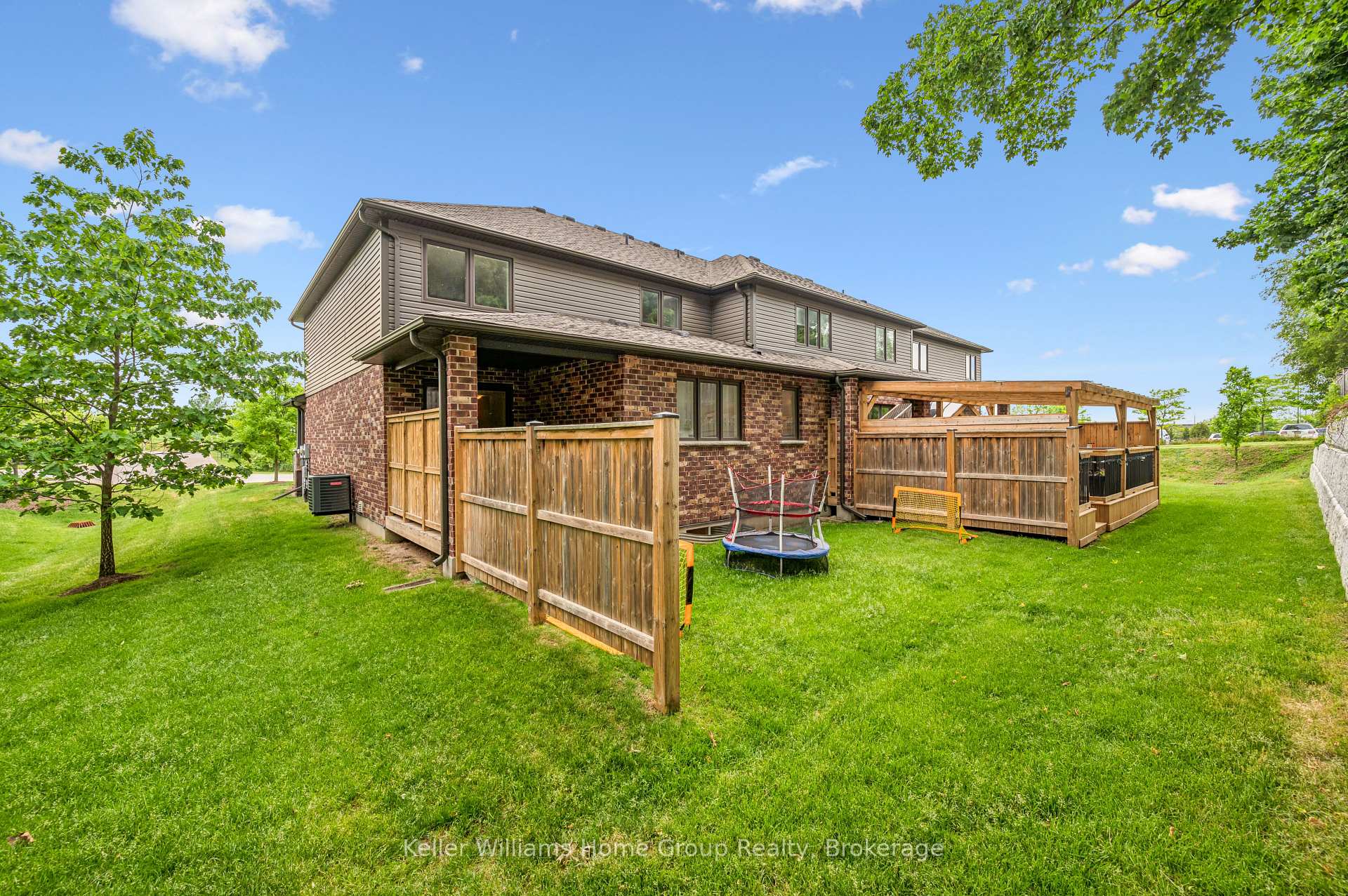 Photo 31 of Unit 12, 254 Gosling Gardens, Guelph, Clairfields/Hanlon Business Park — HOMEH