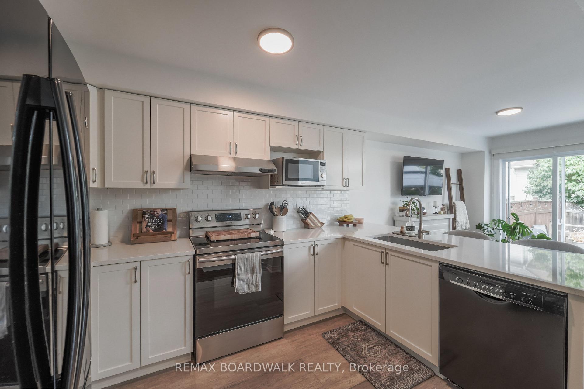 Photo 9 of 234 Opus Street, Ottawa, Kanata - Emerald Meadows/Trailwest — HOMEH
