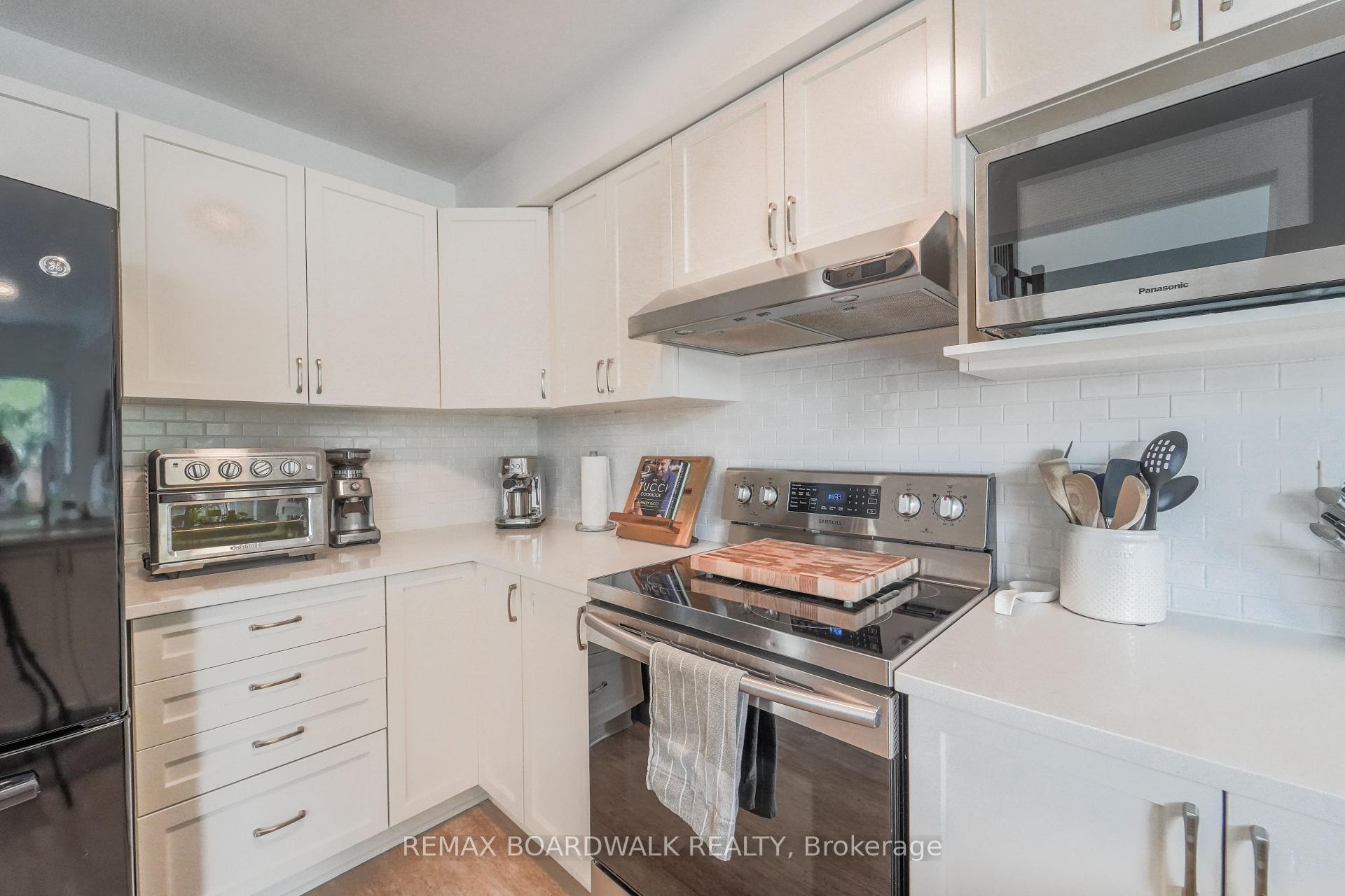 Photo 10 of 234 Opus Street, Ottawa, Kanata - Emerald Meadows/Trailwest — HOMEH