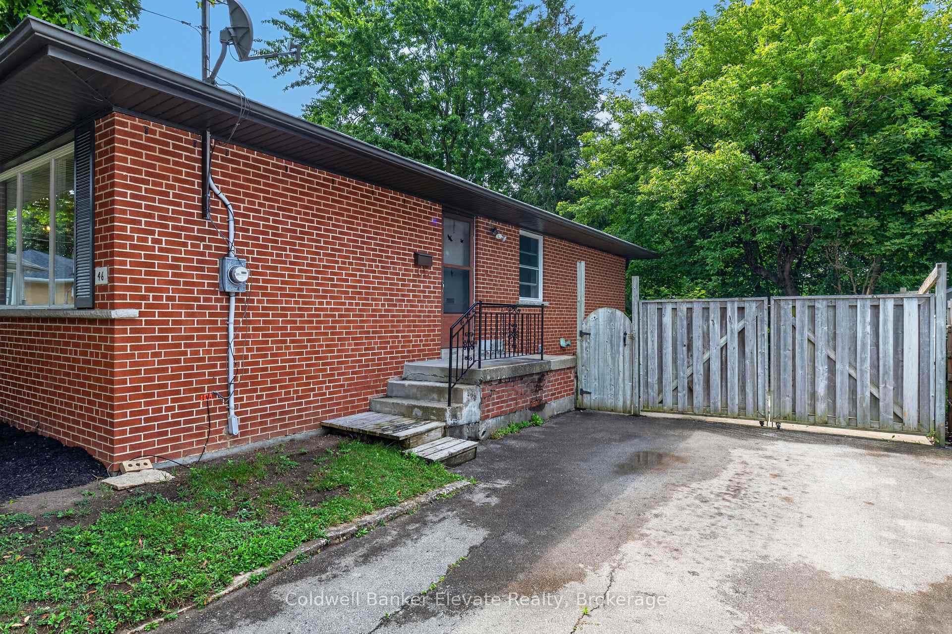Photo 6 of 46 McIntyre Crescent, Halton Hills, Georgetown — HOMEH