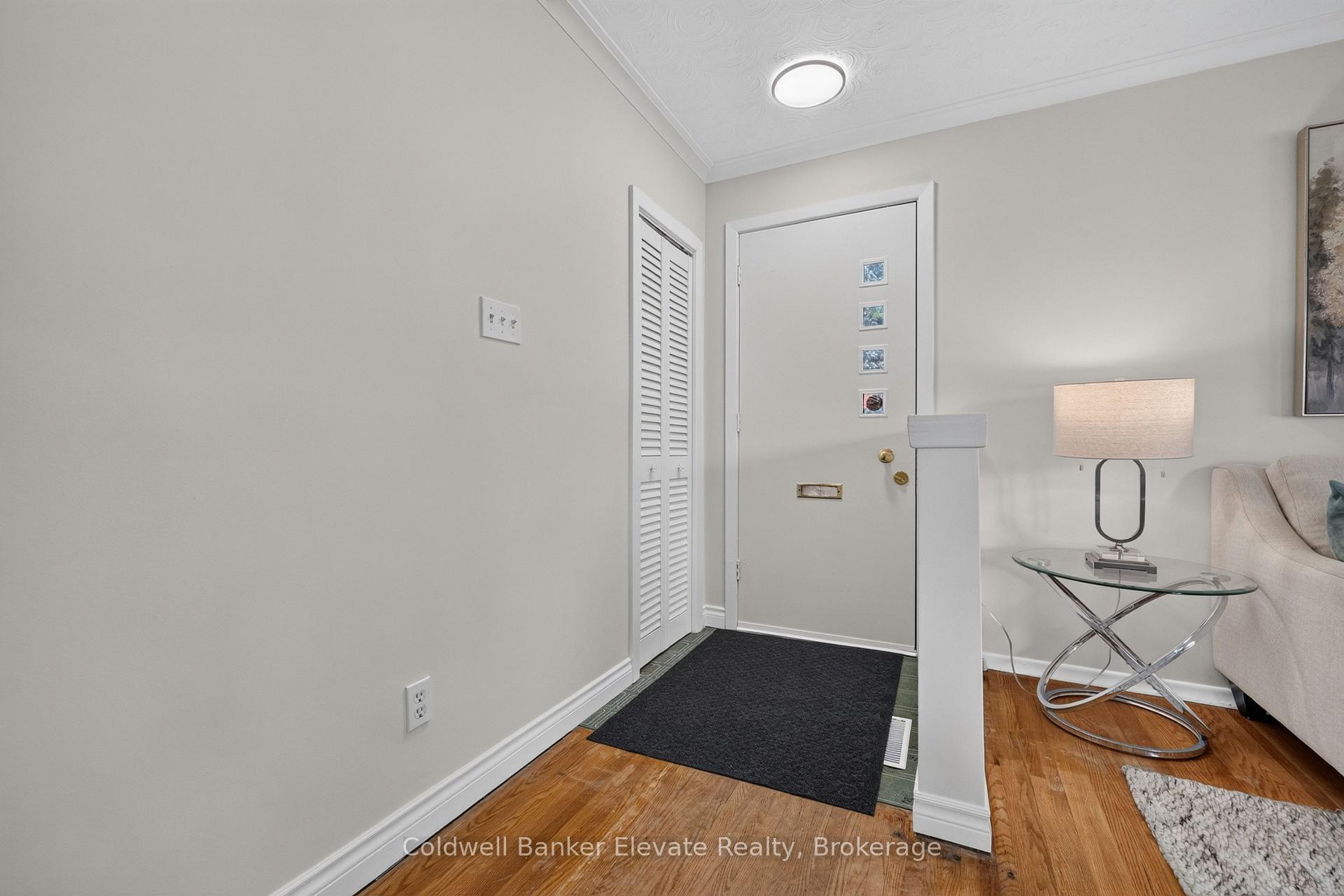 Photo 8 of 46 McIntyre Crescent, Halton Hills, Georgetown — HOMEH