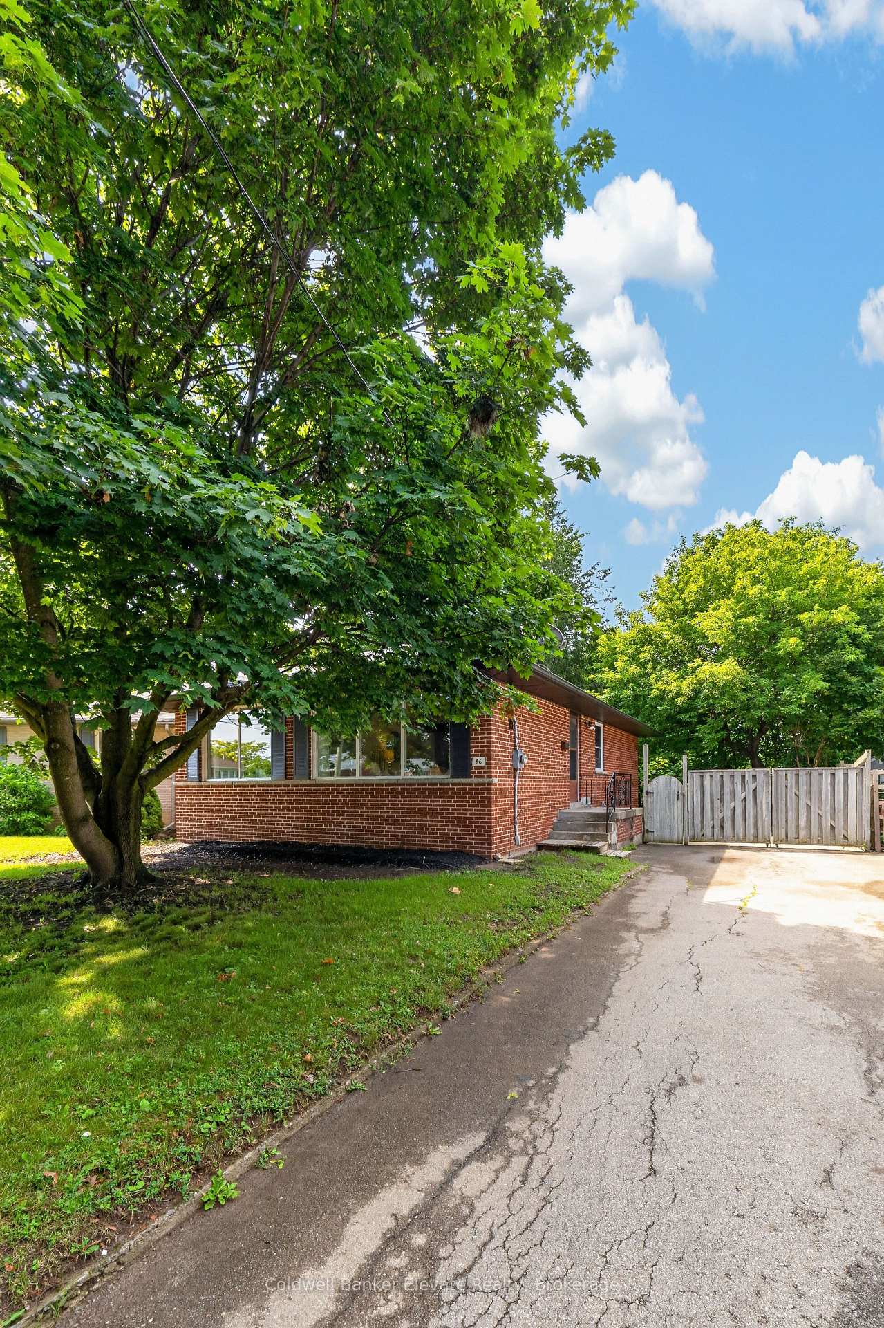 Photo 48 of 46 McIntyre Crescent, Halton Hills, Georgetown — HOMEH