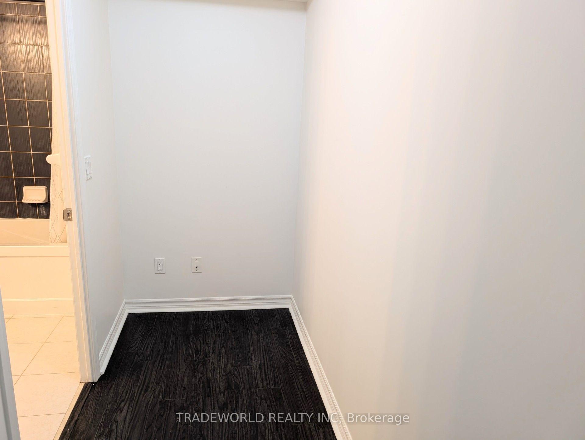 Photo 6 of Unit 907, 19 Grand Trunk Crescent, Toronto, Waterfront Communities — HOMEH