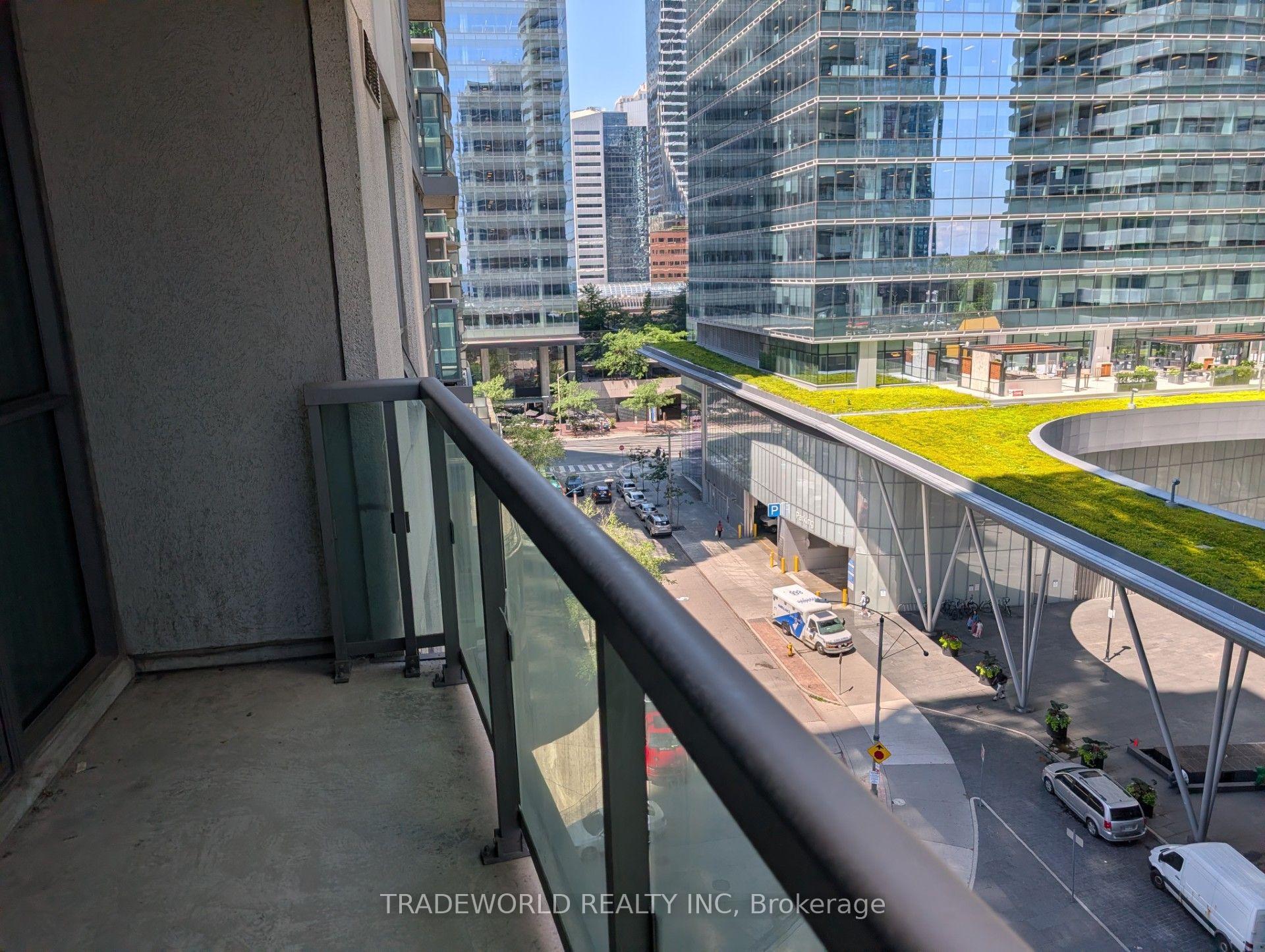 Photo 10 of Unit 907, 19 Grand Trunk Crescent, Toronto, Waterfront Communities — HOMEH