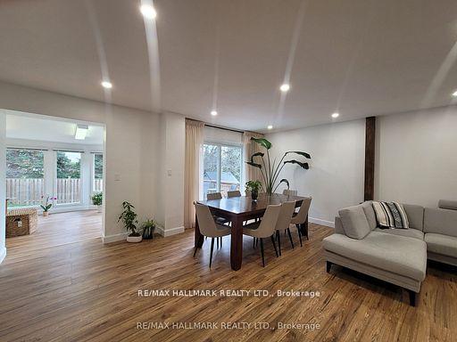 Photo 2 of 23 Ironshield Crescent, Markham, Royal Orchard — HOMEH