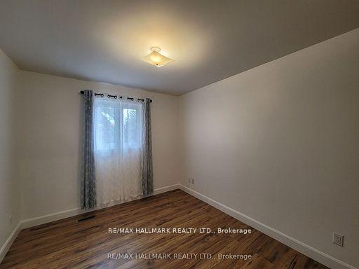 Photo 10 of 23 Ironshield Crescent, Markham, Royal Orchard — HOMEH