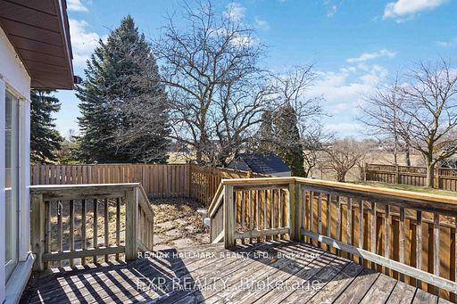 Photo 13 of 23 Ironshield Crescent, Markham, Royal Orchard — HOMEH