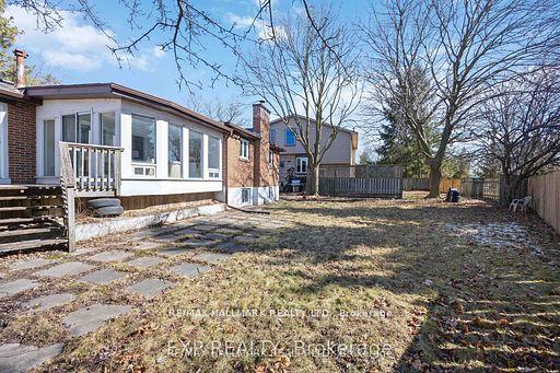Photo 15 of 23 Ironshield Crescent, Markham, Royal Orchard — HOMEH