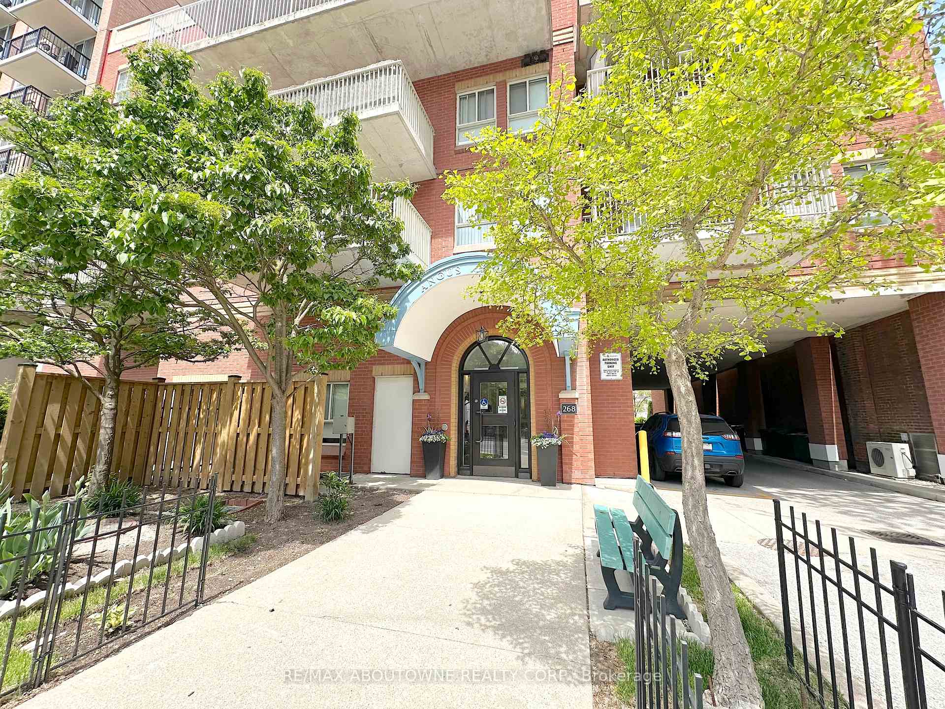 Front of Unit 205, 268 Merton Street