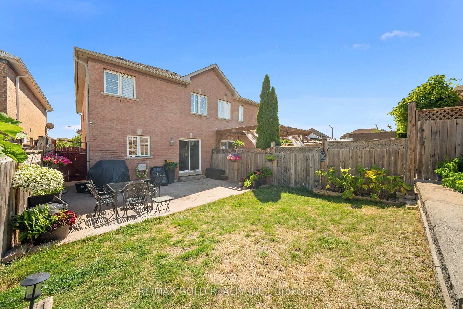 Photo 18 of 22 Flower Trail, Brampton, Bram East — HOMEH