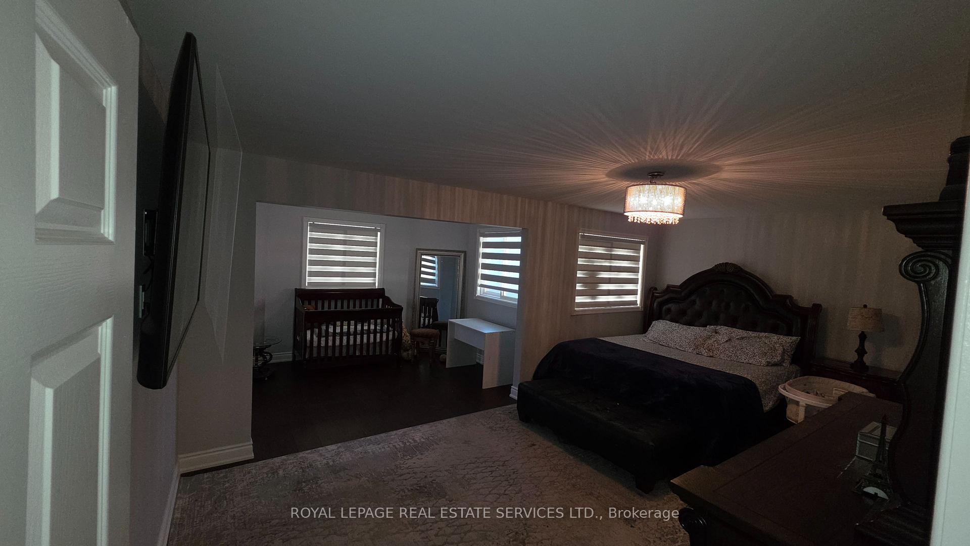 Photo 1 of 323 Winfield Terrace, Mississauga, Hurontario — HOMEH