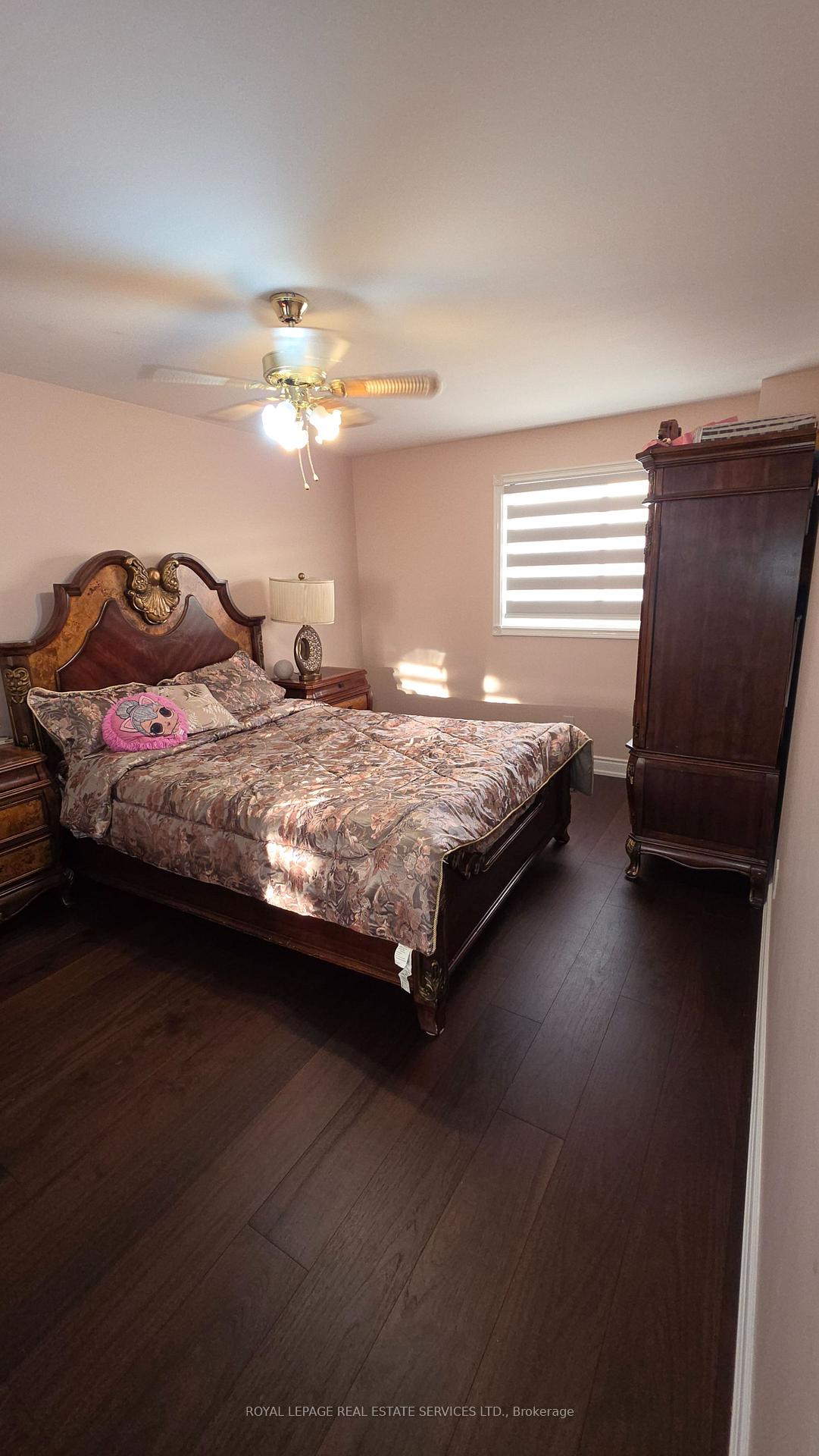 Photo 6 of 323 Winfield Terrace, Mississauga, Hurontario — HOMEH