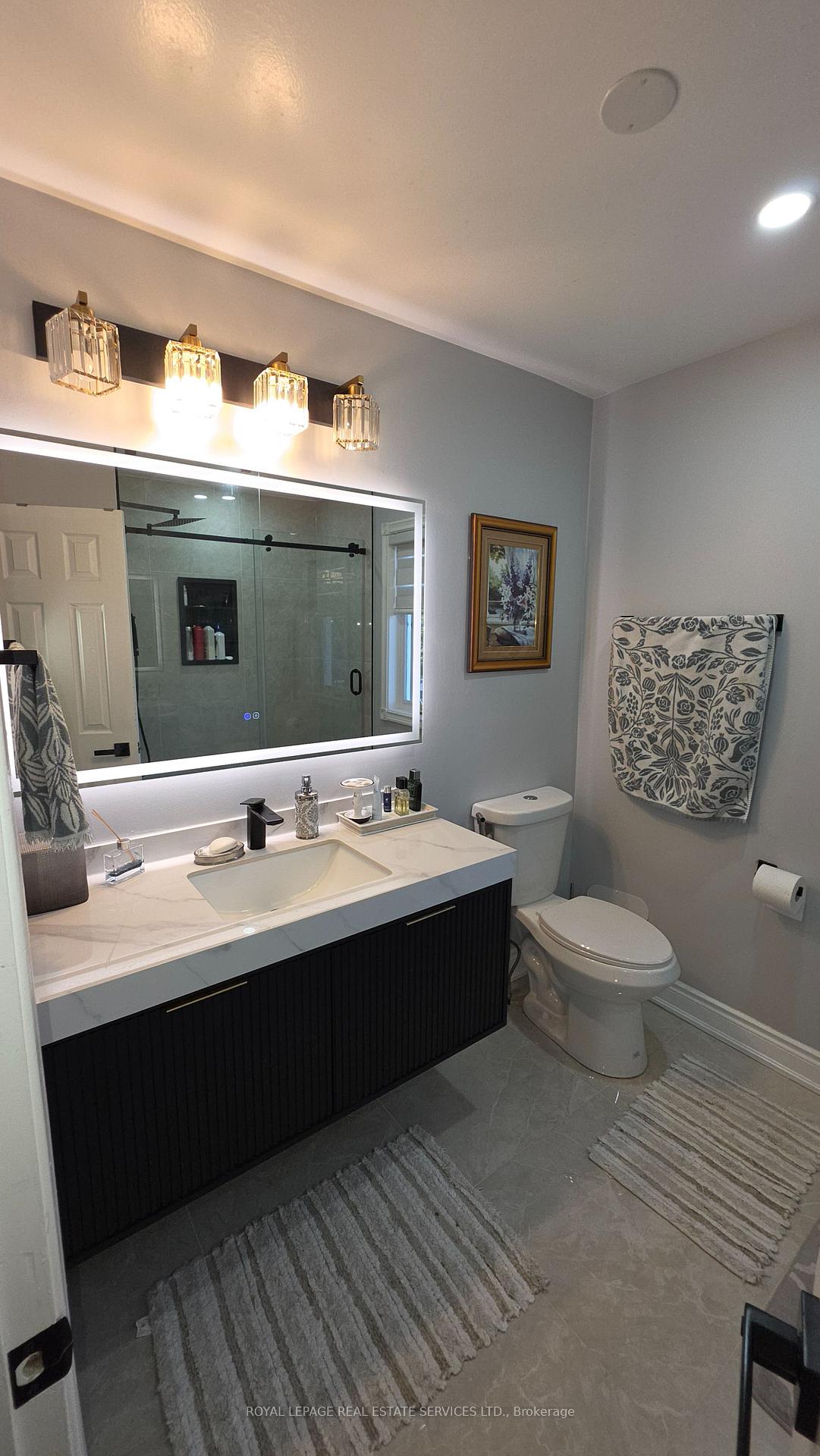 Photo 12 of 323 Winfield Terrace, Mississauga, Hurontario — HOMEH