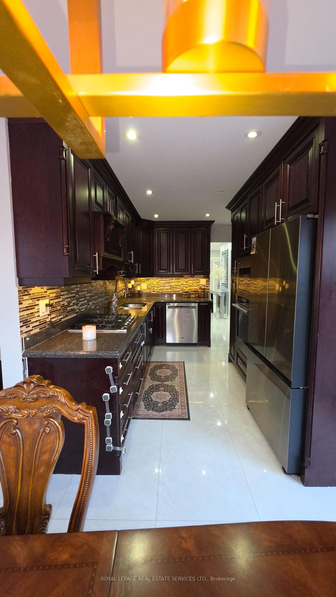 Photo 22 of 323 Winfield Terrace, Mississauga, Hurontario — HOMEH