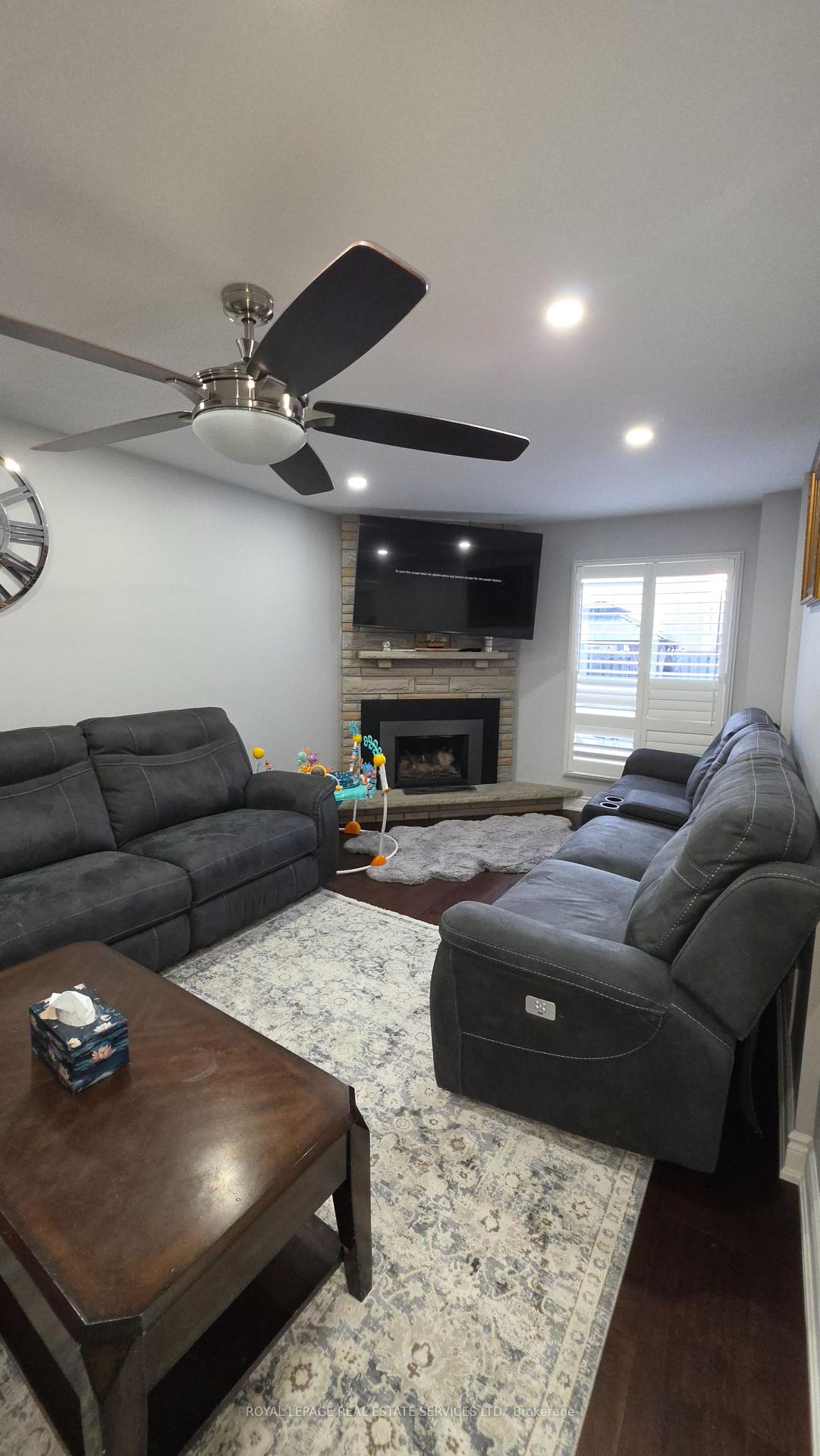 Photo 25 of 323 Winfield Terrace, Mississauga, Hurontario — HOMEH