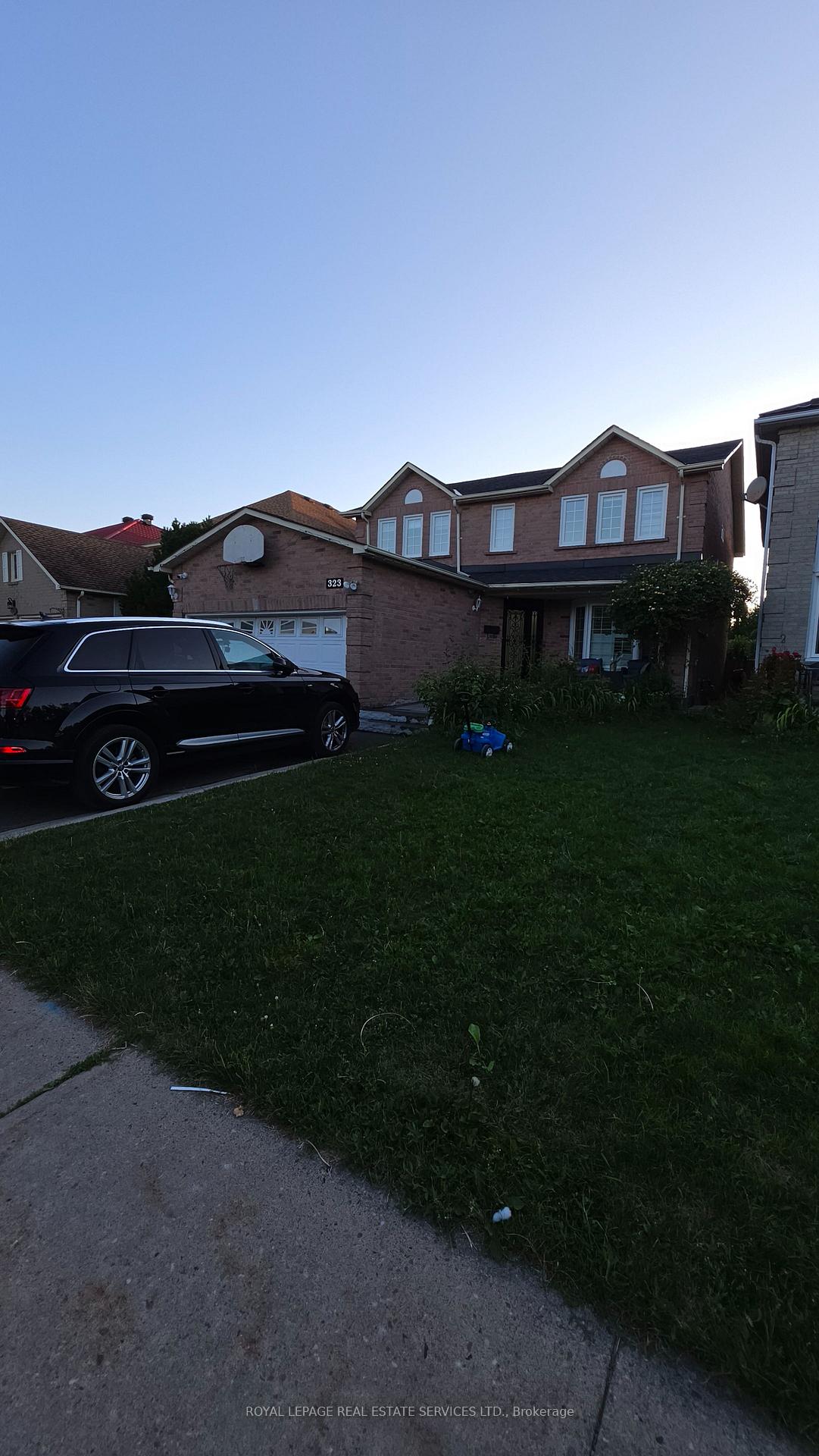 Photo 29 of 323 Winfield Terrace, Mississauga, Hurontario — HOMEH