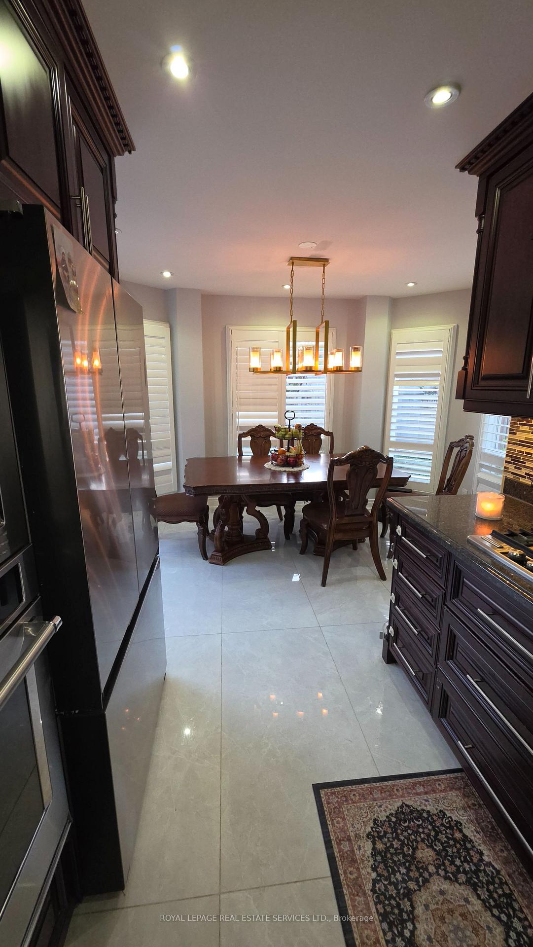Photo 30 of 323 Winfield Terrace, Mississauga, Hurontario — HOMEH