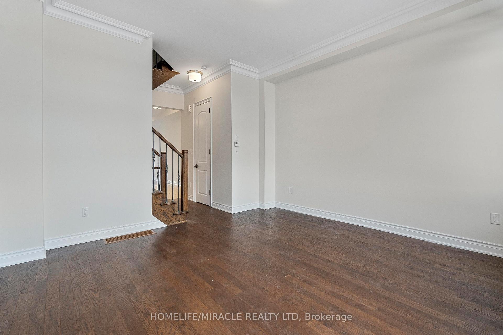 Photo 9 of 61 Yorkton Boulevard, Markham, Angus Glen — HOMEH