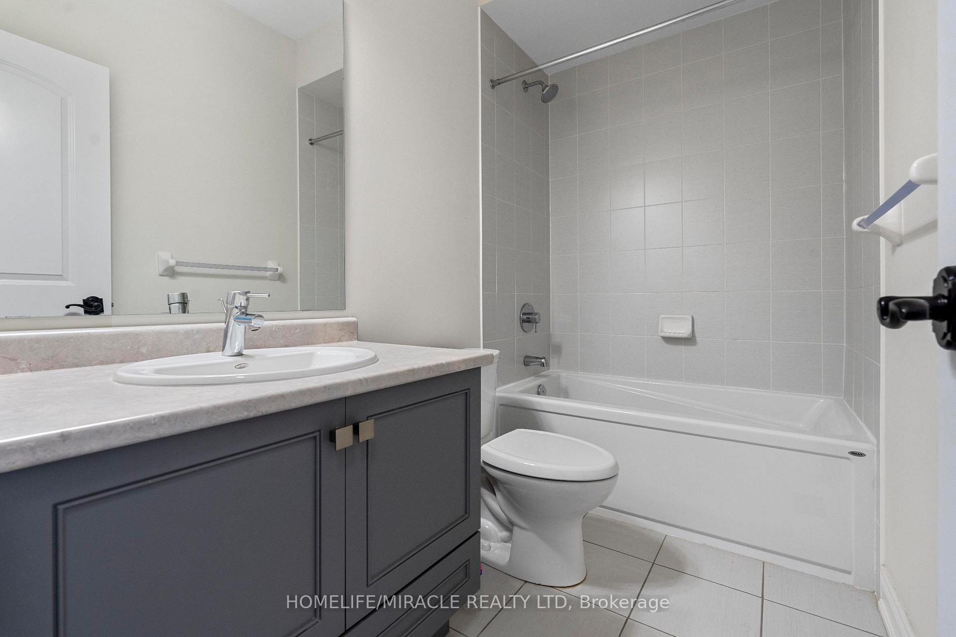 Photo 13 of 61 Yorkton Boulevard, Markham, Angus Glen — HOMEH